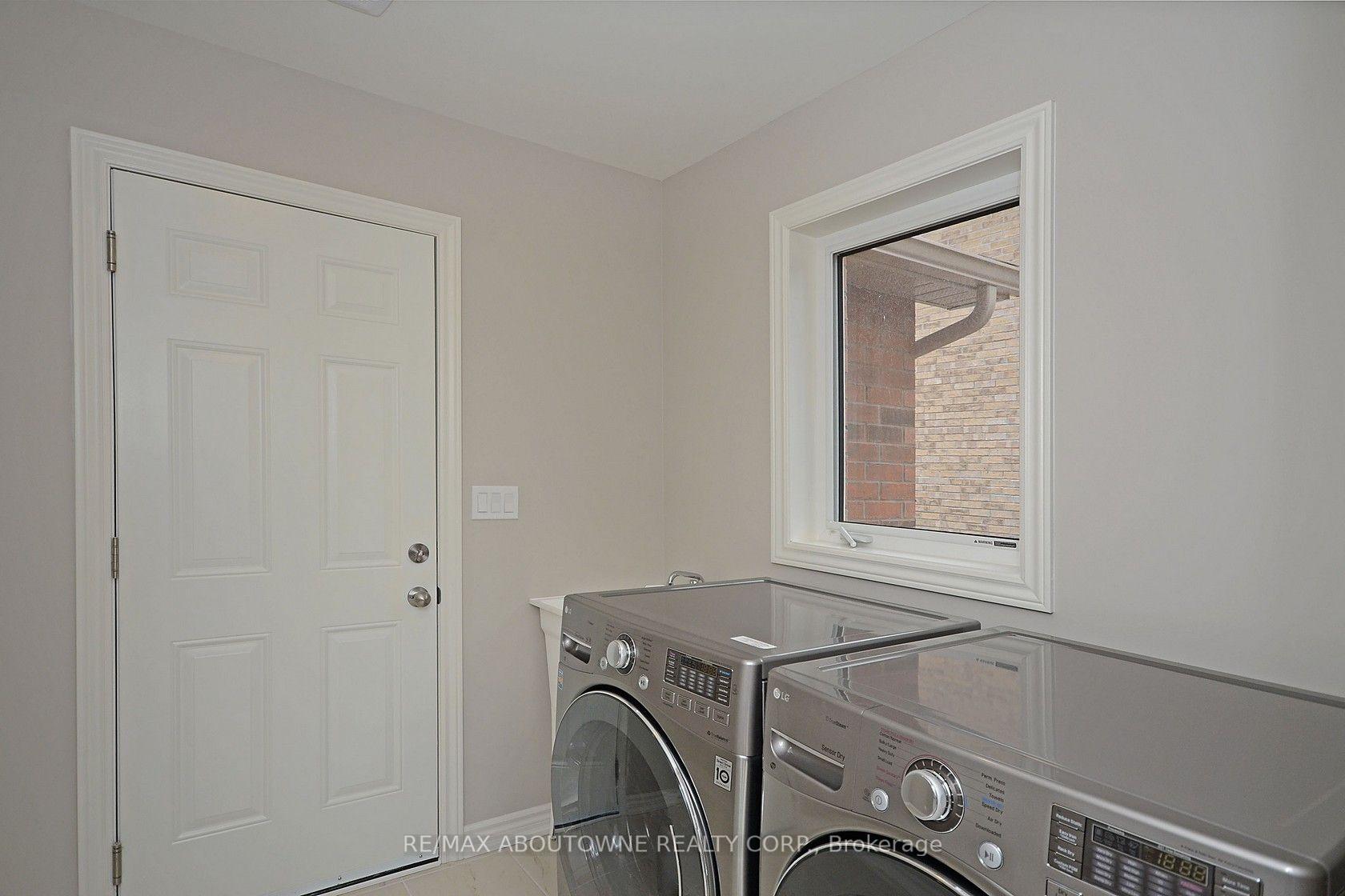 Photo 25 of 22 Ryan Street, Centre Wellington, Fergus — HOMEH
