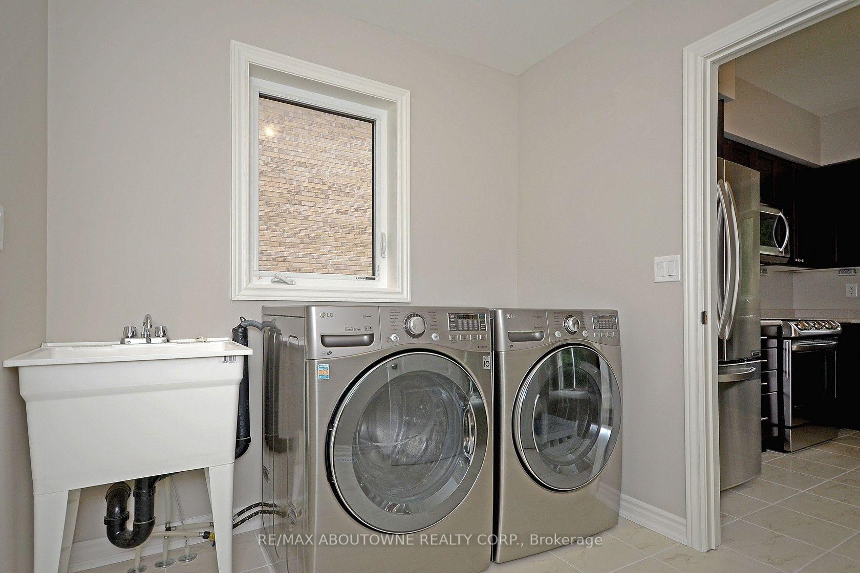 Photo 26 of 22 Ryan Street, Centre Wellington, Fergus — HOMEH