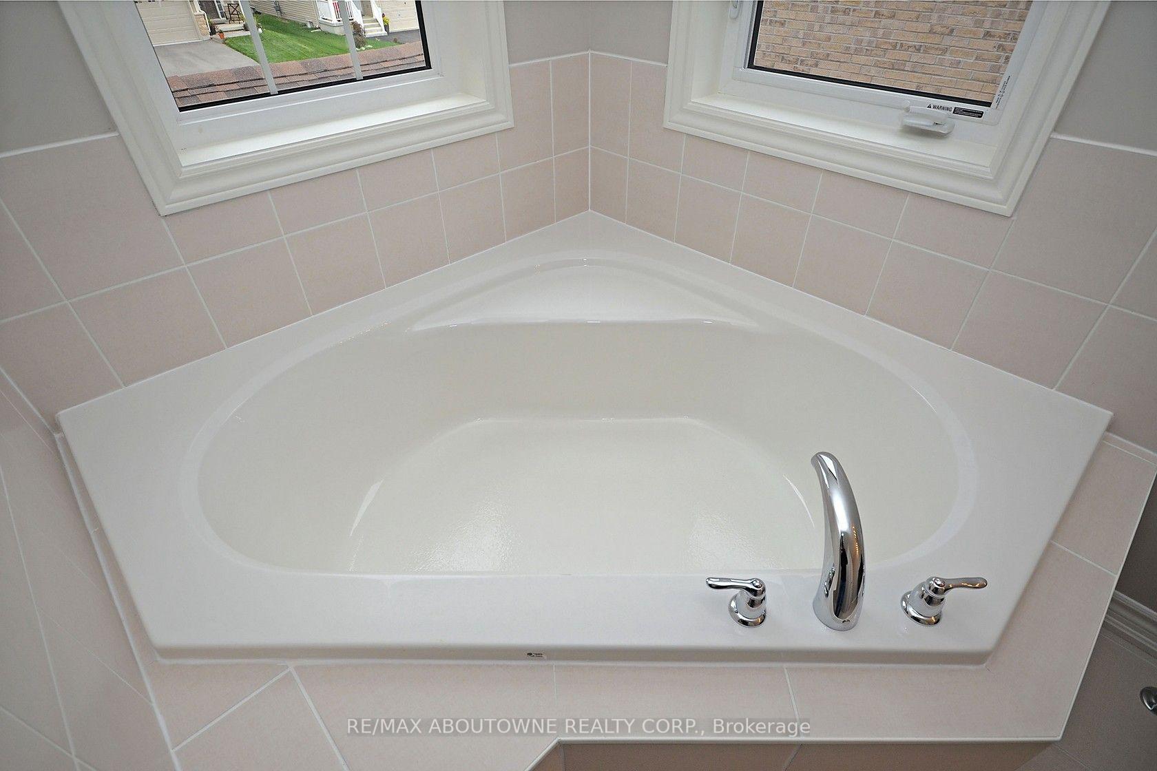 Photo 36 of 22 Ryan Street, Centre Wellington, Fergus — HOMEH