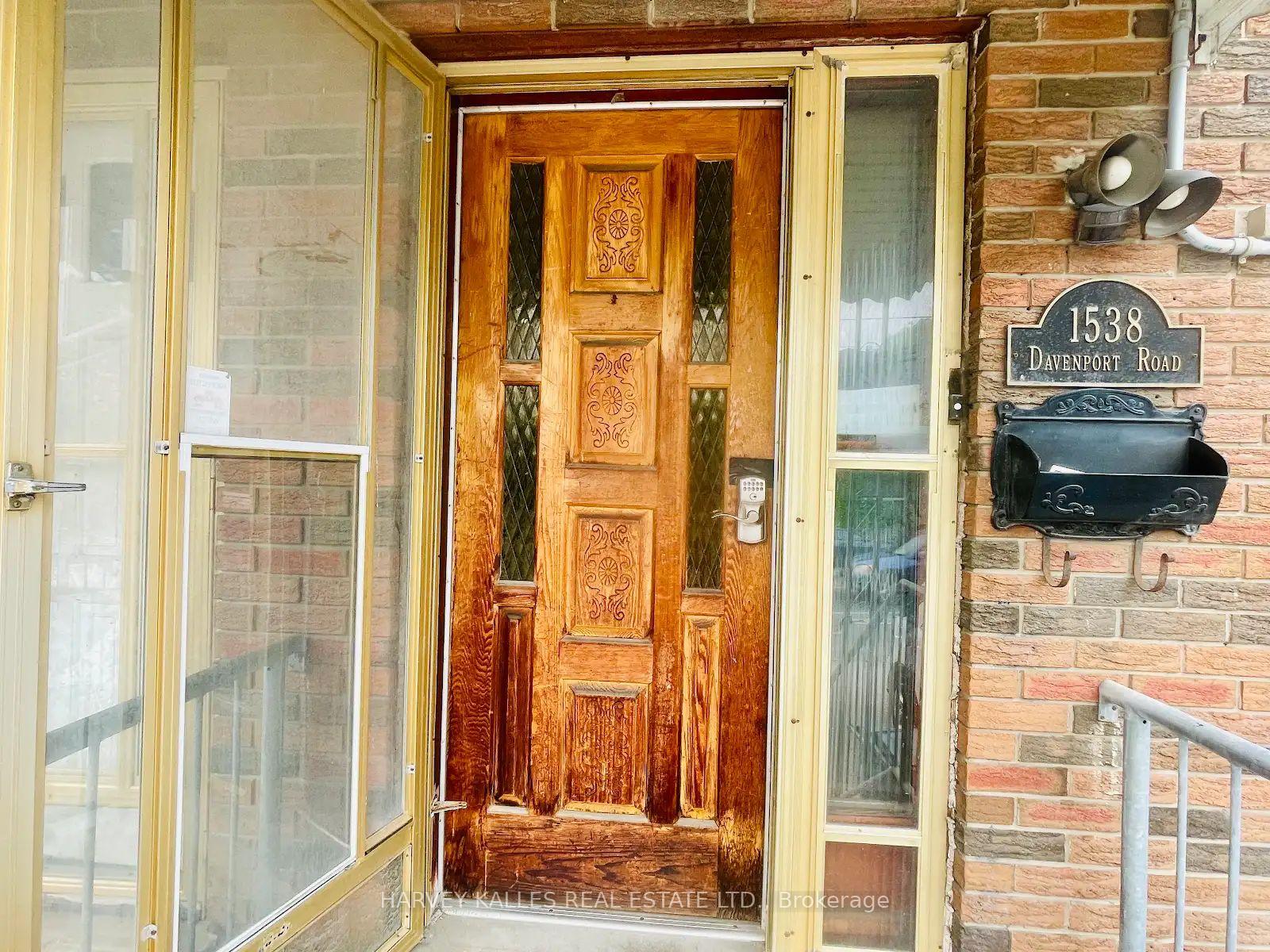 Photo 2 of Unit Lower, 1538 Davenport Road, Toronto, Corso Italia-Davenport — HOMEH