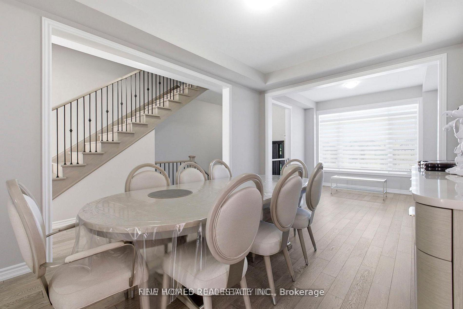 Photo 4 of 147 Bethpage Crescent, Newmarket, Woodland Hill — HOMEH