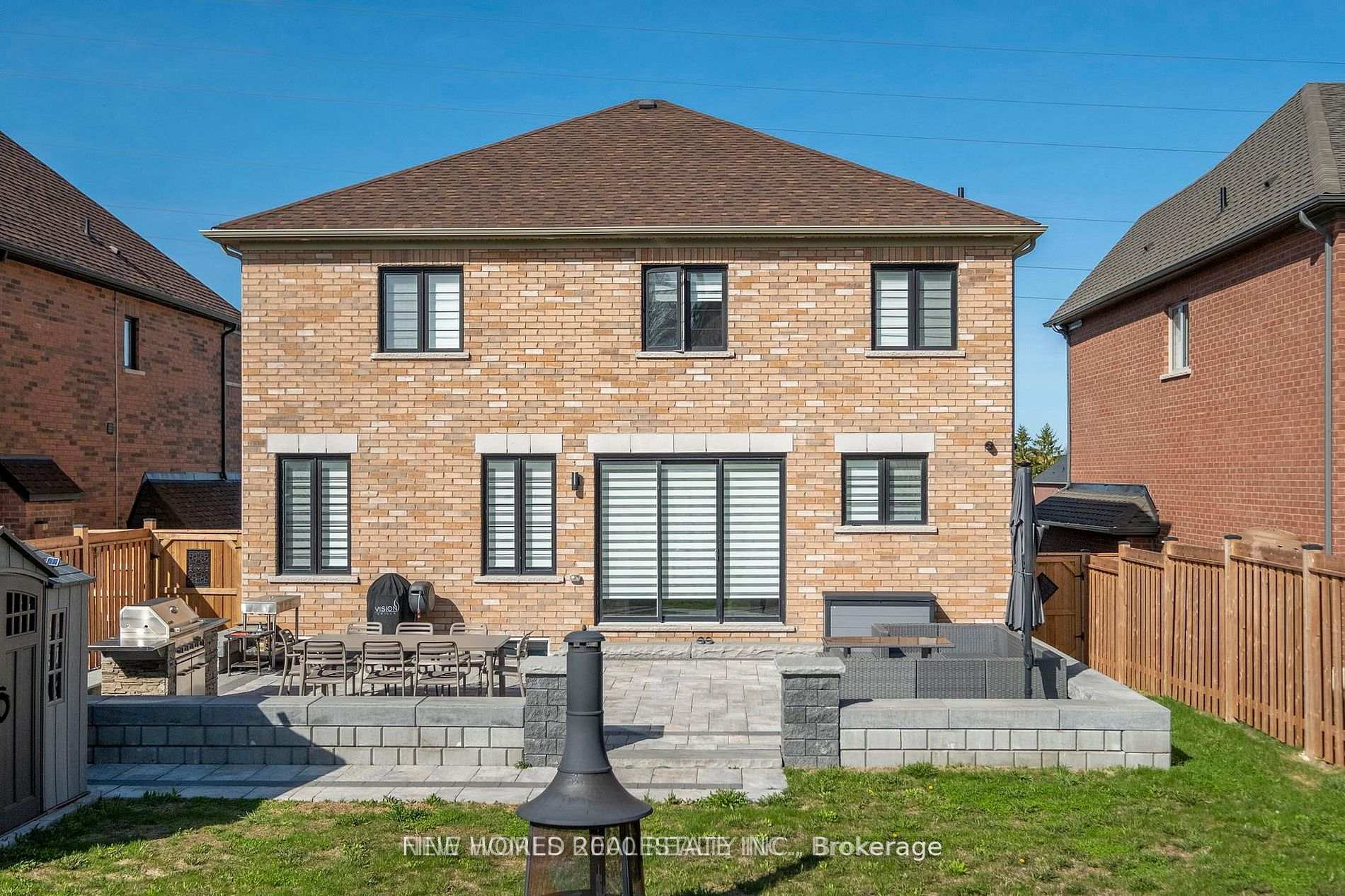 Photo 17 of 147 Bethpage Crescent, Newmarket, Woodland Hill — HOMEH