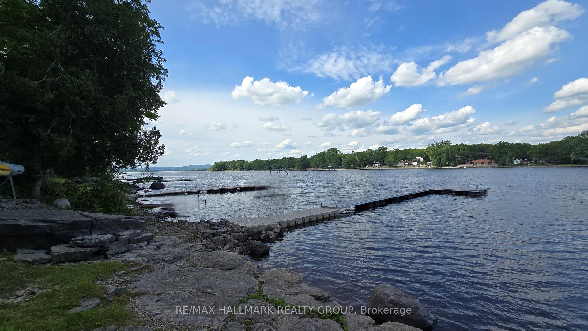 Photo 4 of 4614 Northwoods Drive, Ottawa, Constance Bay — HOMEH