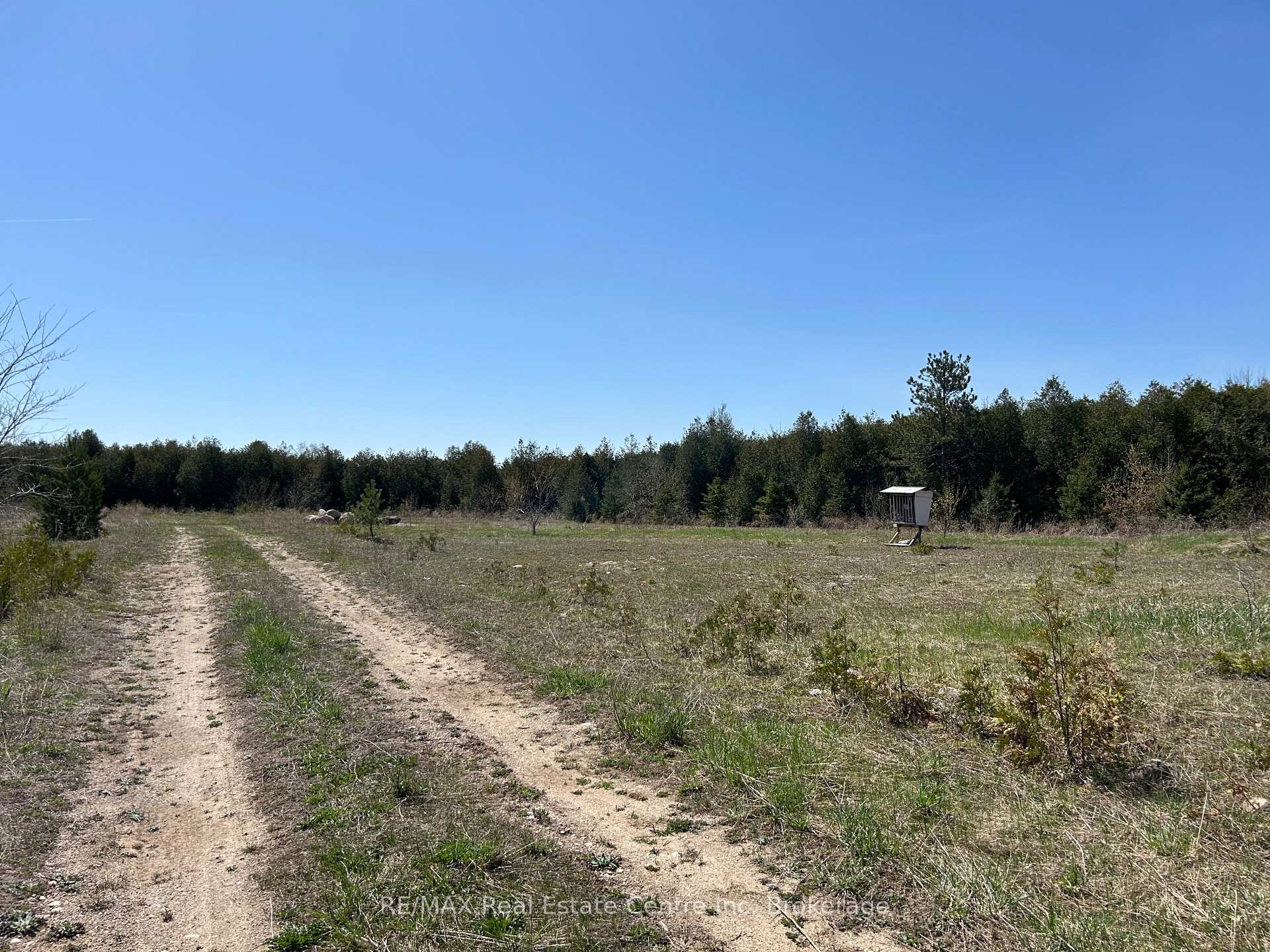 Photo 6 of 755 Stone Road E, Guelph, York/Watson Industrial Park — HOMEH