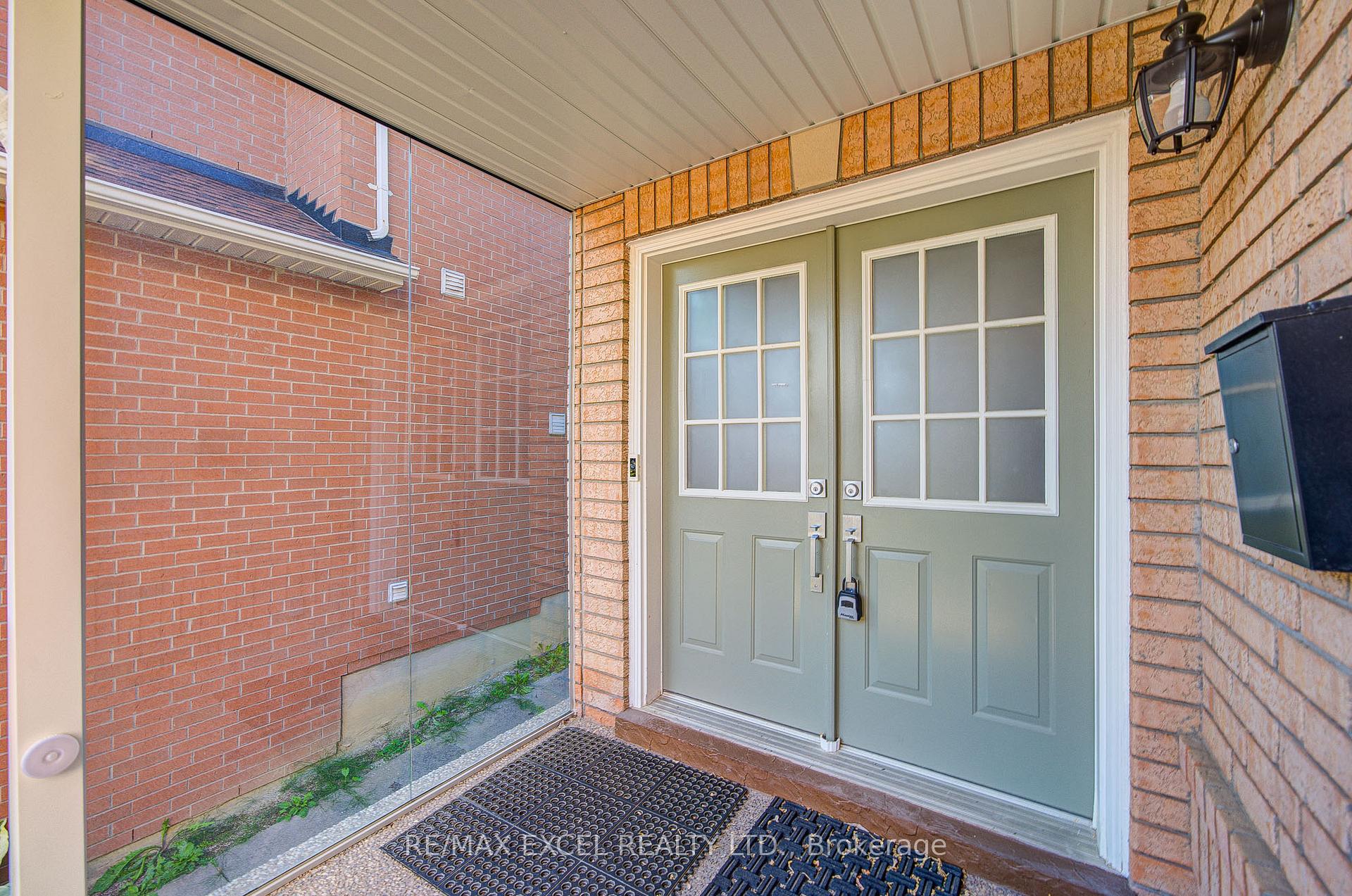 Photo 4 of 6 Sapphire Drive, Richmond Hill, Rouge Woods — HOMEH