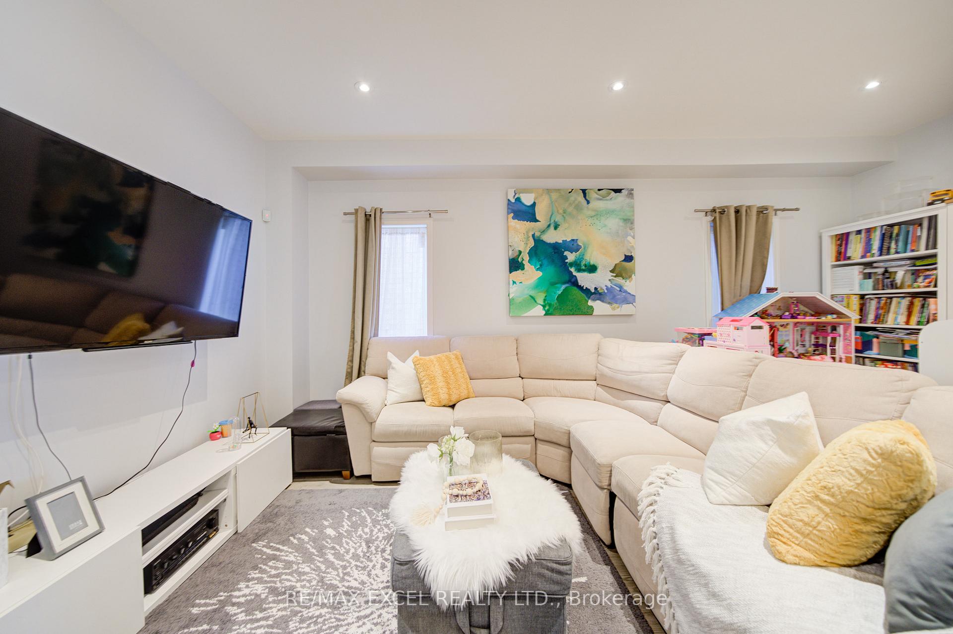 Photo 11 of 6 Sapphire Drive, Richmond Hill, Rouge Woods — HOMEH