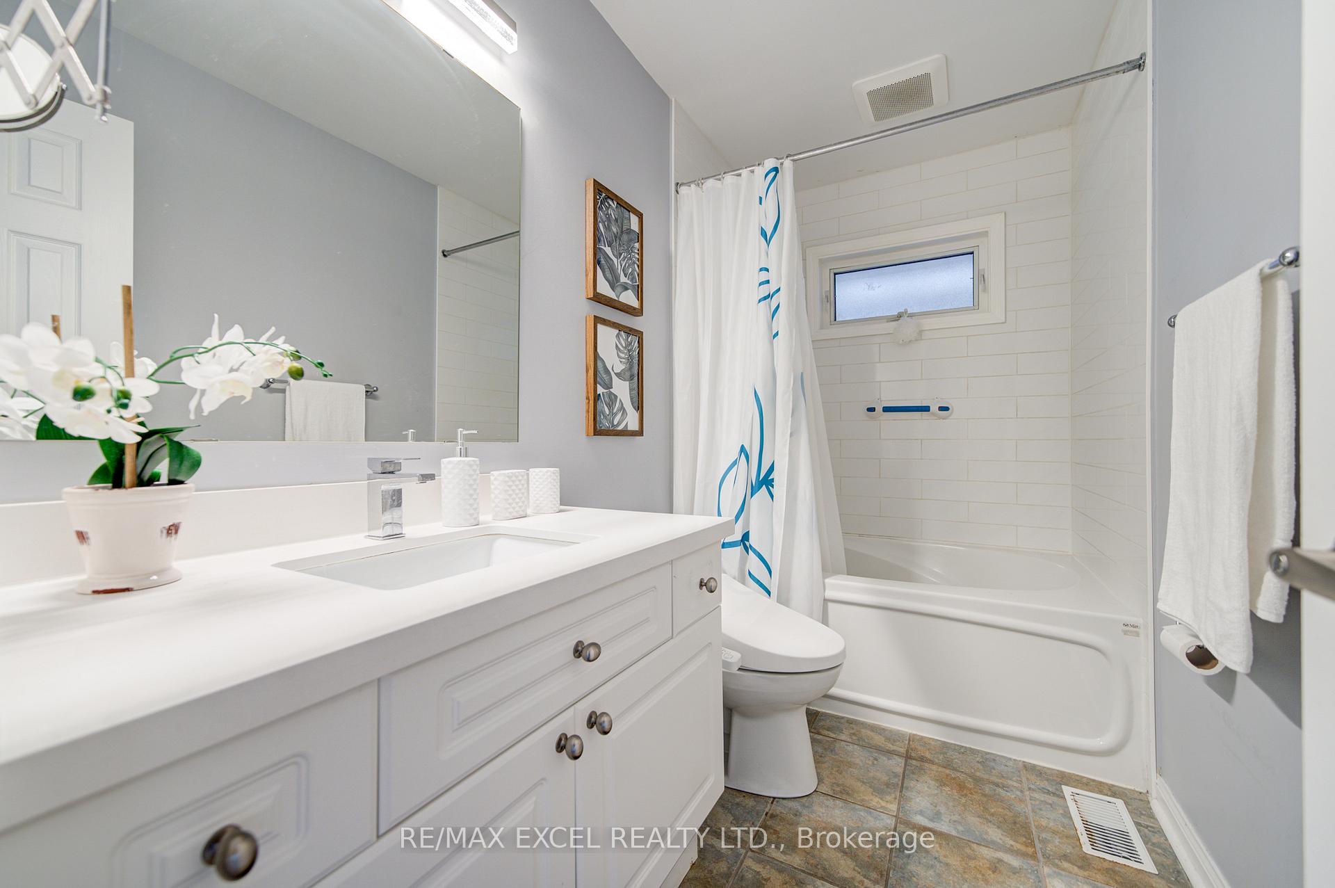 Photo 28 of 6 Sapphire Drive, Richmond Hill, Rouge Woods — HOMEH