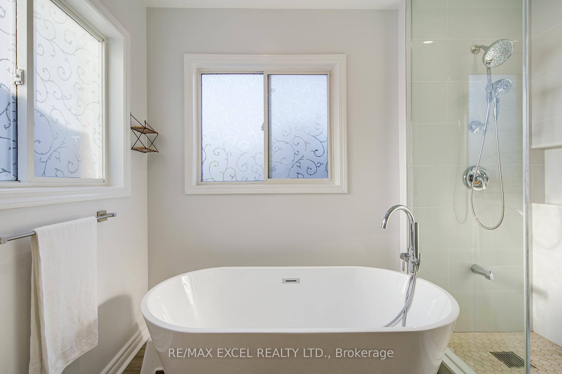 Photo 38 of 6 Sapphire Drive, Richmond Hill, Rouge Woods — HOMEH