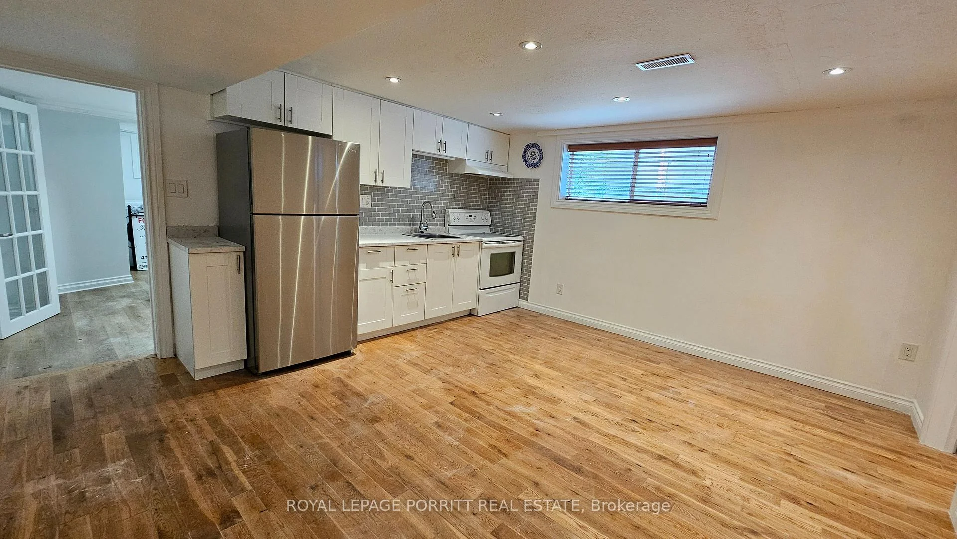 Photo 5 of Unit B, 273 Delta Street, Etobicoke, Alderwood — HOMEH