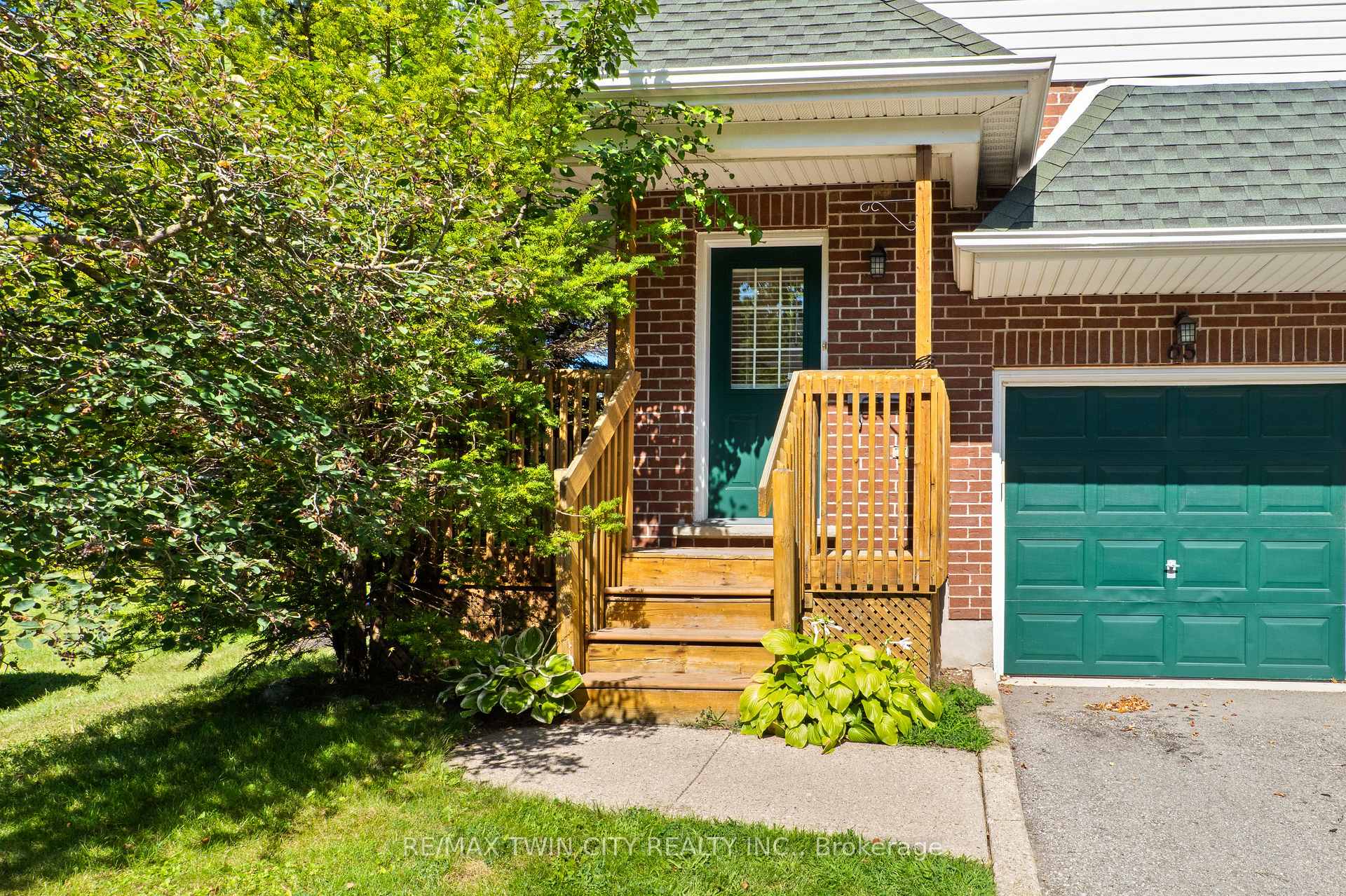 Photo 2 of Unit 65, 42 Green Valley Drive, Kitchener, Pioneer Park — HOMEH