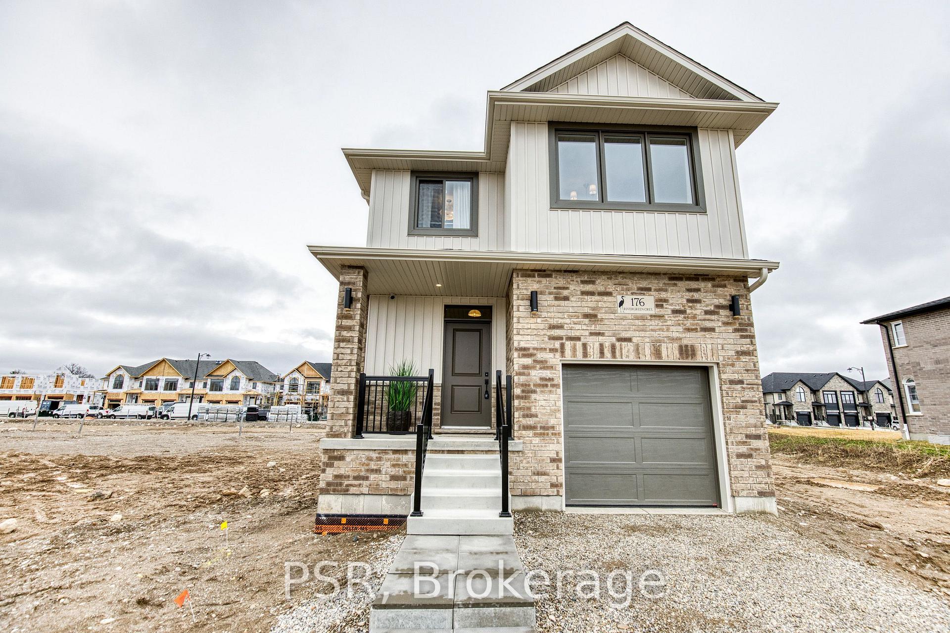 Photo of 200 Rivergreen Crescent