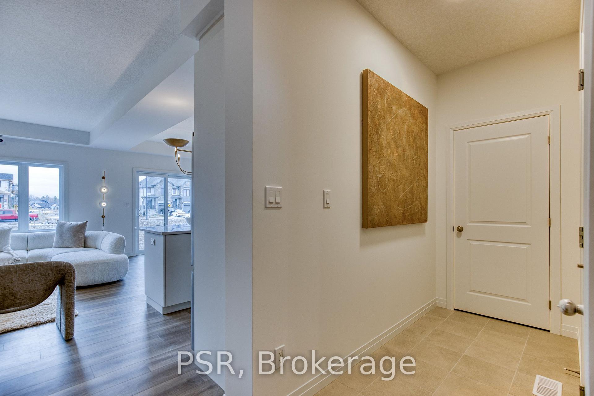 Photo 21 of 200 Rivergreen Crescent, Waterloo, Beechwood/University — HOMEH