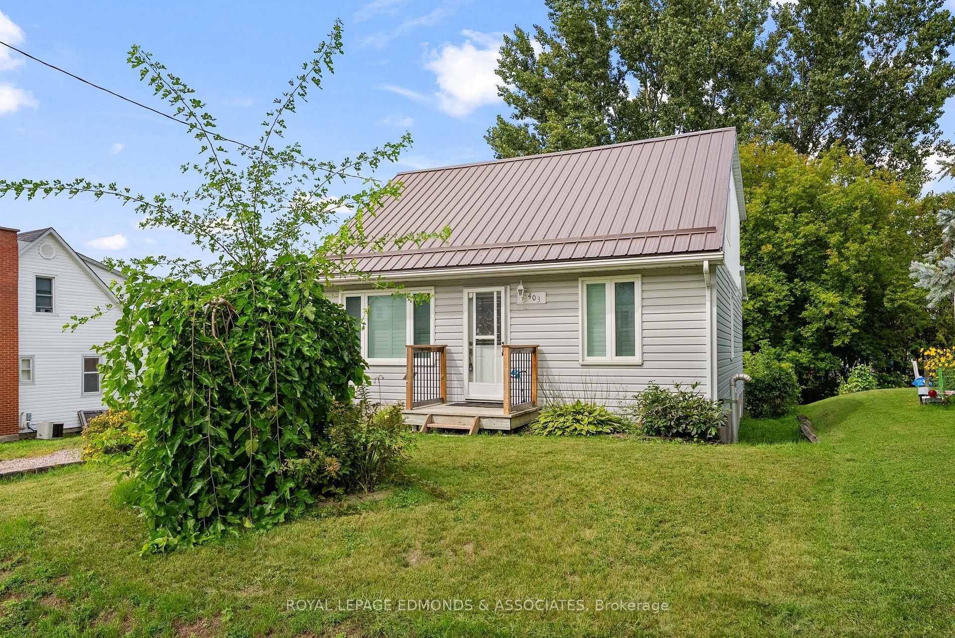 Photo 1 of 403 Alfred Street, Pembroke, Pembroke — HOMEH