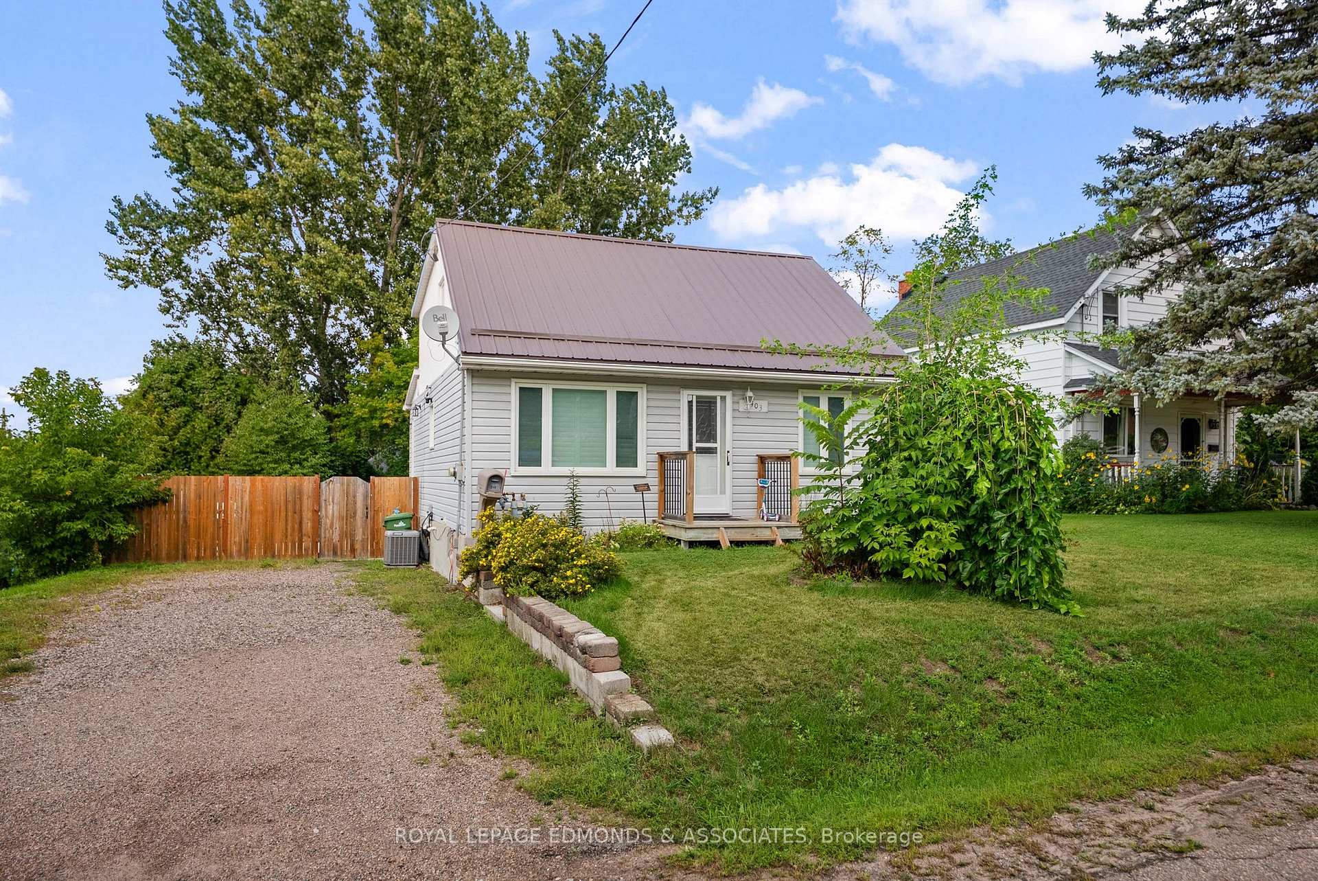 Photo 2 of 403 Alfred Street, Pembroke, Pembroke — HOMEH