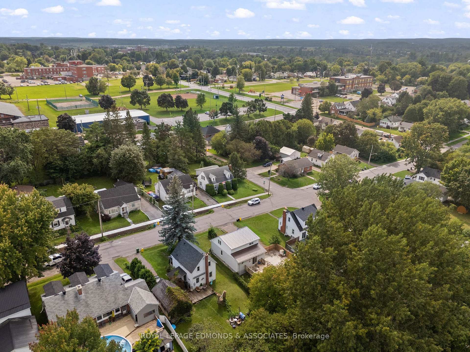 Photo 5 of 403 Alfred Street, Pembroke, Pembroke — HOMEH