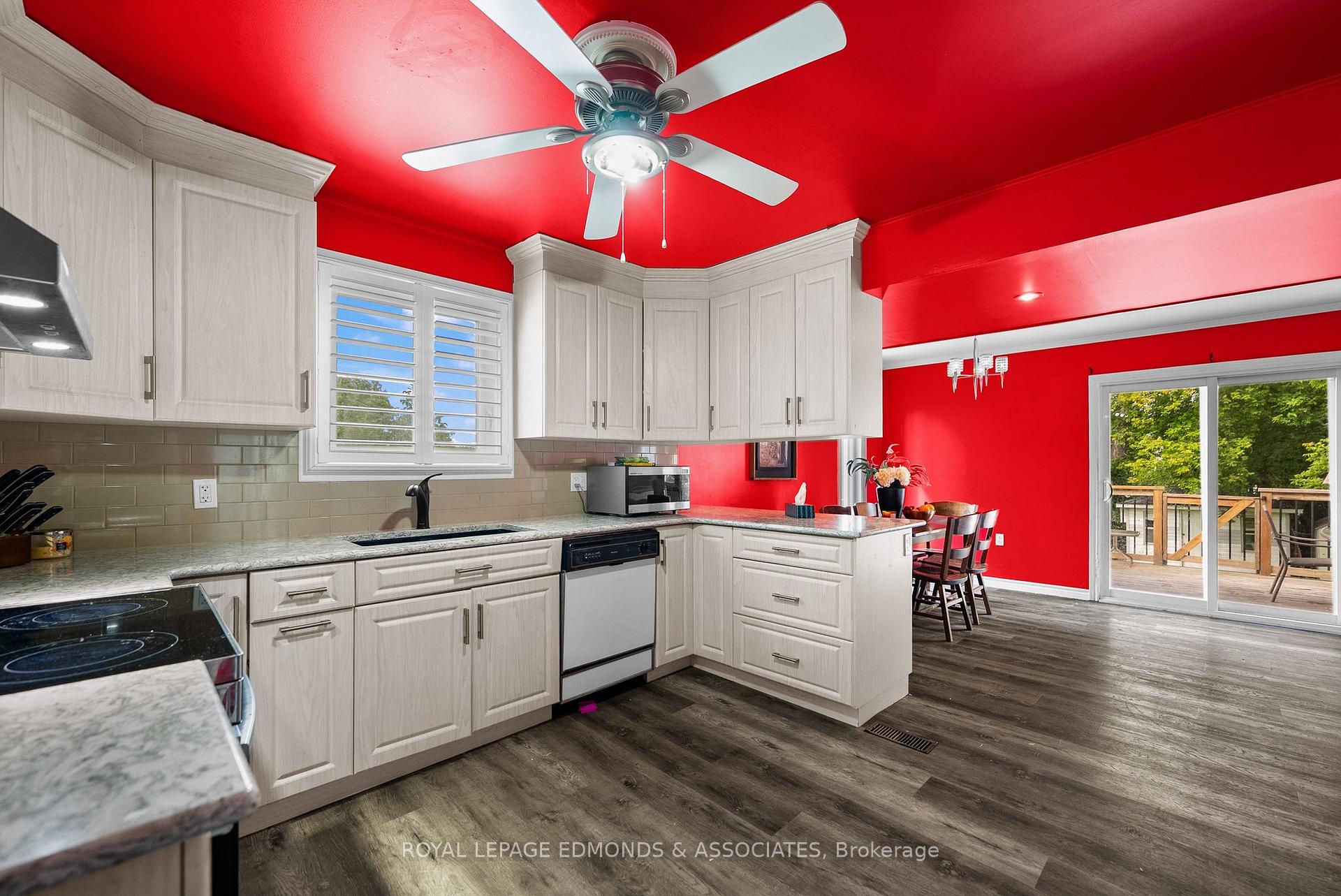 Photo 8 of 403 Alfred Street, Pembroke, Pembroke — HOMEH