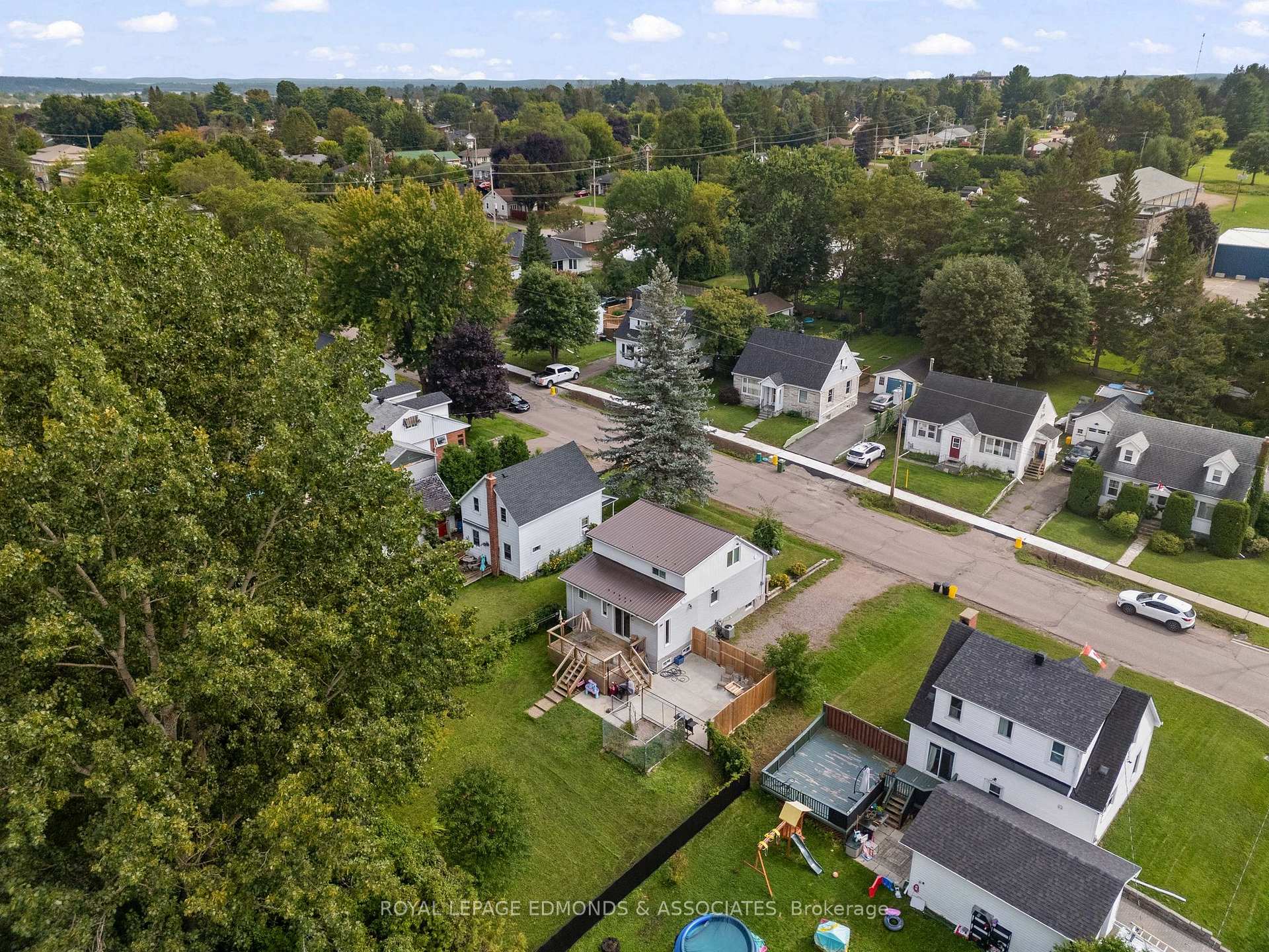 Photo 31 of 403 Alfred Street, Pembroke, Pembroke — HOMEH