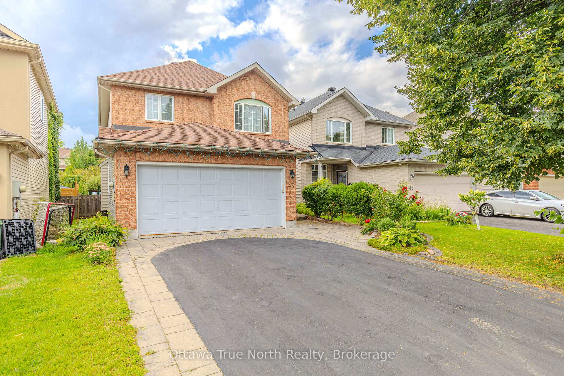 Photo 2 of 43 Evanshen Crescent, Ottawa, Kanata - Kanata Lakes/Heritage Hills — HOMEH