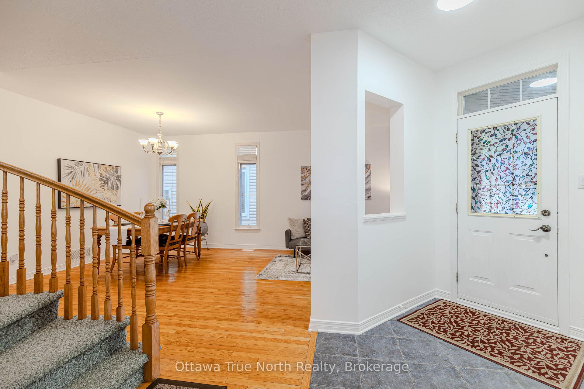 Photo 3 of 43 Evanshen Crescent, Ottawa, Kanata - Kanata Lakes/Heritage Hills — HOMEH