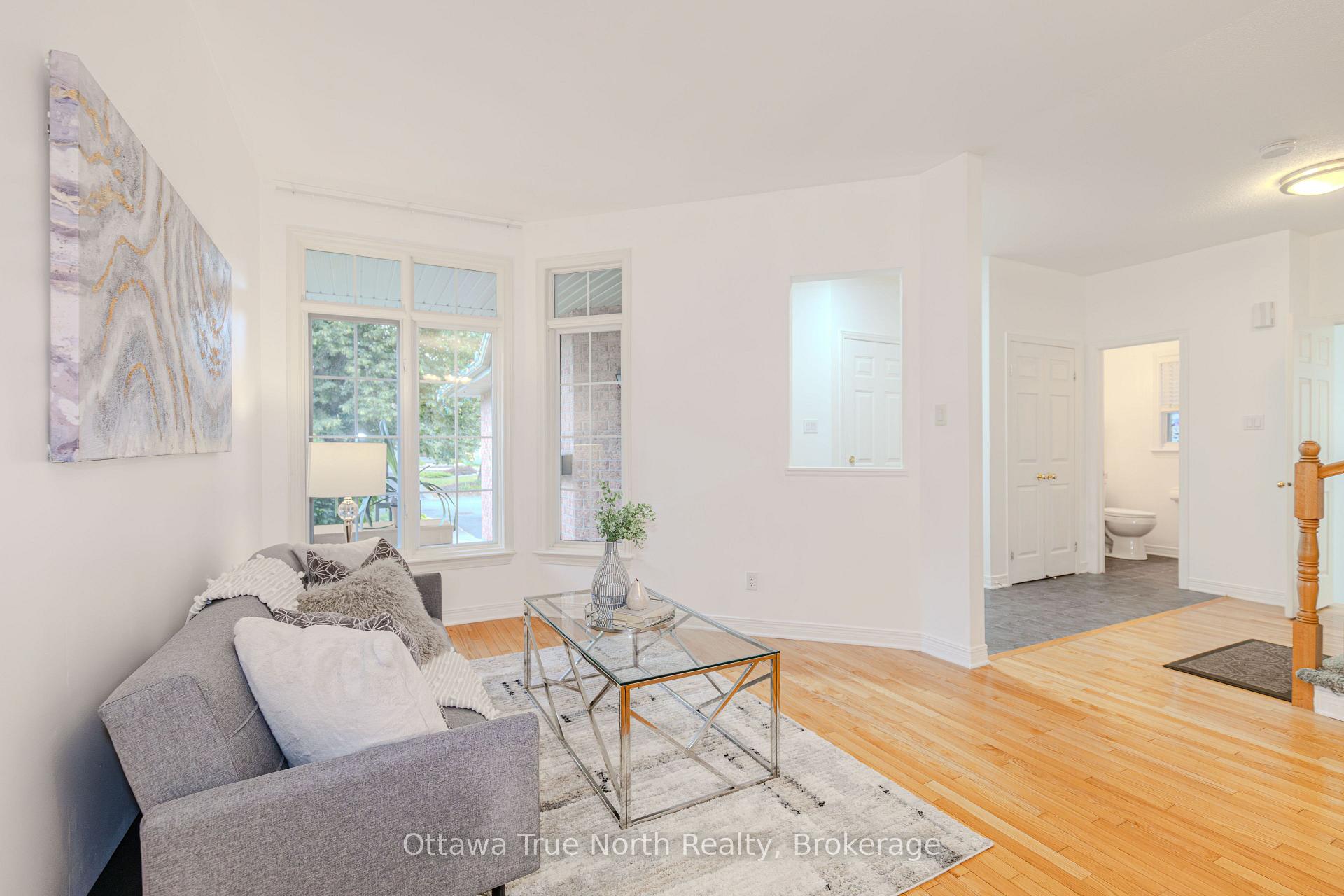 Photo 5 of 43 Evanshen Crescent, Ottawa, Kanata - Kanata Lakes/Heritage Hills — HOMEH