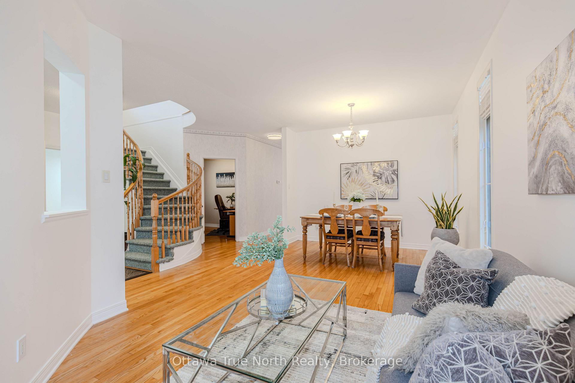 Photo 6 of 43 Evanshen Crescent, Ottawa, Kanata - Kanata Lakes/Heritage Hills — HOMEH