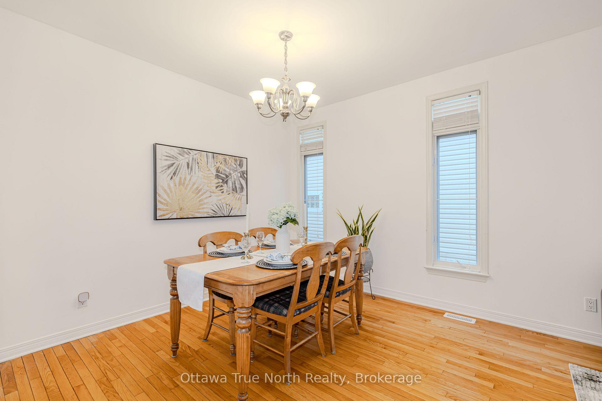 Photo 7 of 43 Evanshen Crescent, Ottawa, Kanata - Kanata Lakes/Heritage Hills — HOMEH
