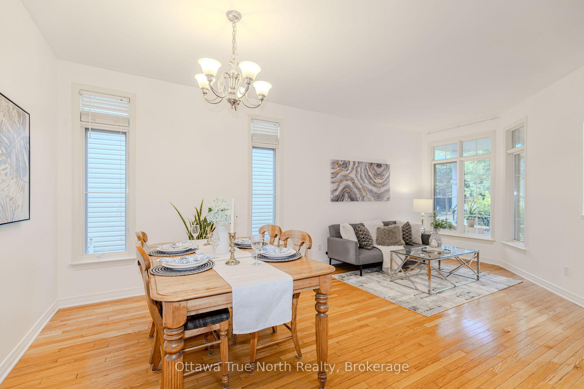 Photo 8 of 43 Evanshen Crescent, Ottawa, Kanata - Kanata Lakes/Heritage Hills — HOMEH