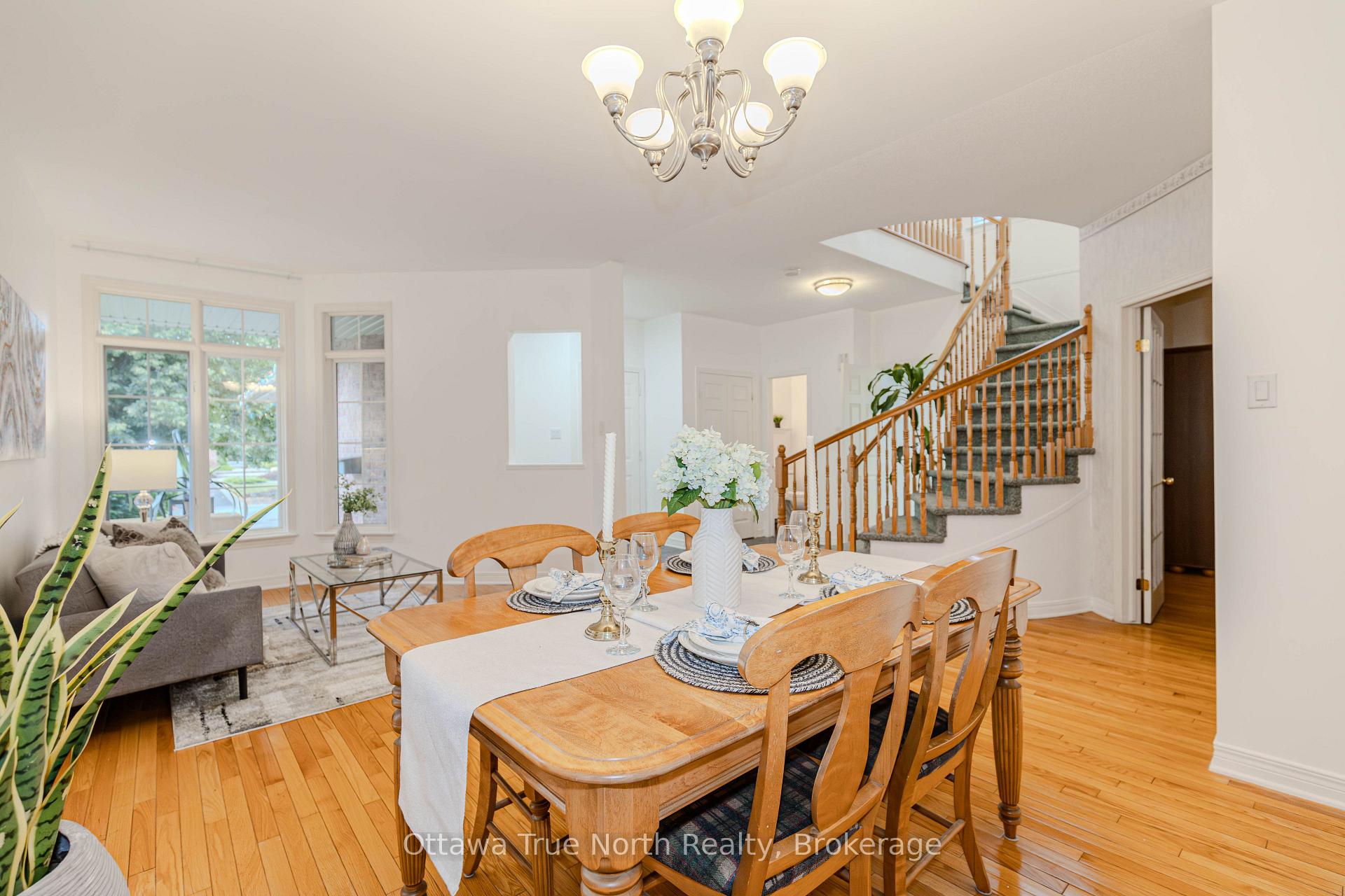 Photo 9 of 43 Evanshen Crescent, Ottawa, Kanata - Kanata Lakes/Heritage Hills — HOMEH