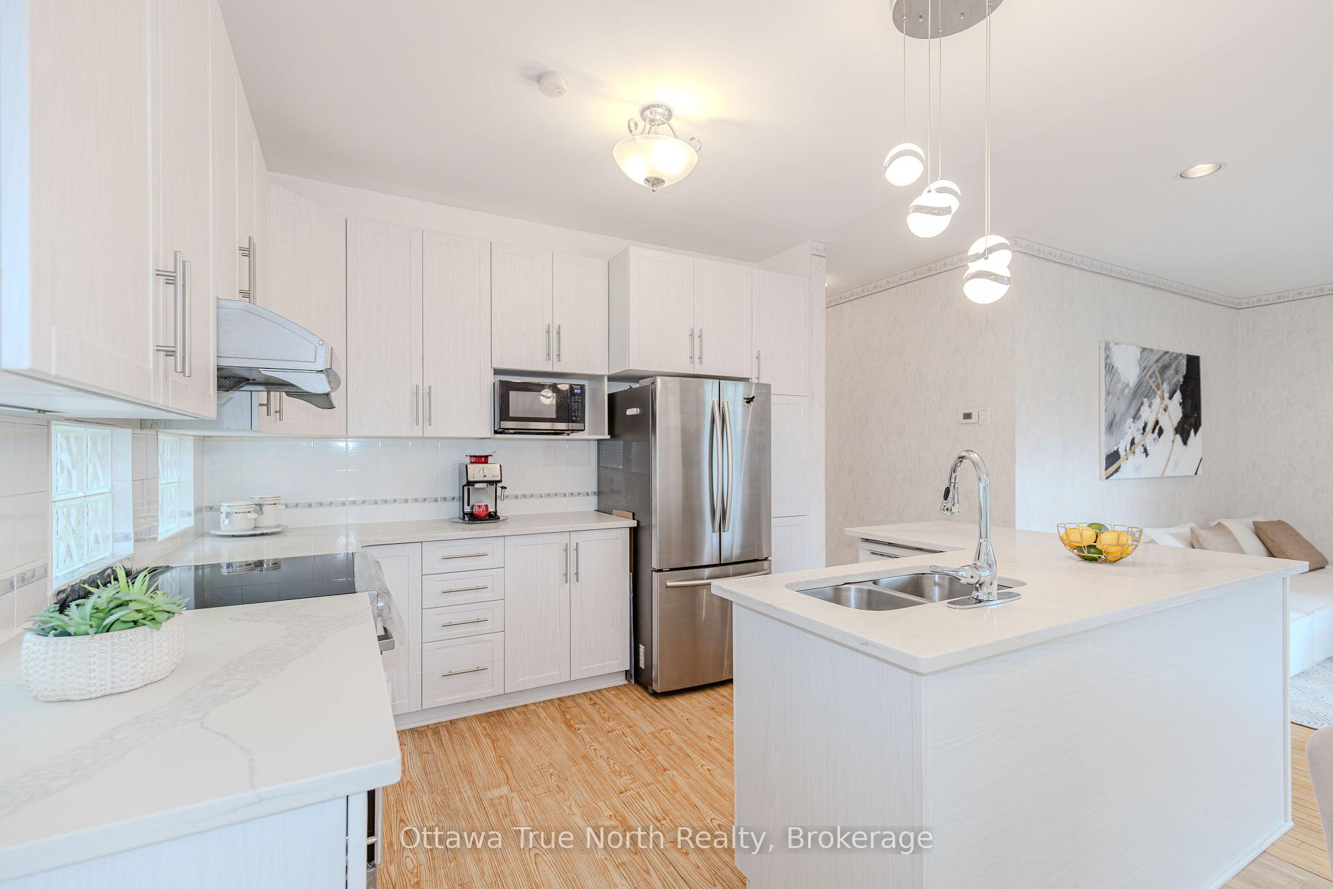 Photo 14 of 43 Evanshen Crescent, Ottawa, Kanata - Kanata Lakes/Heritage Hills — HOMEH