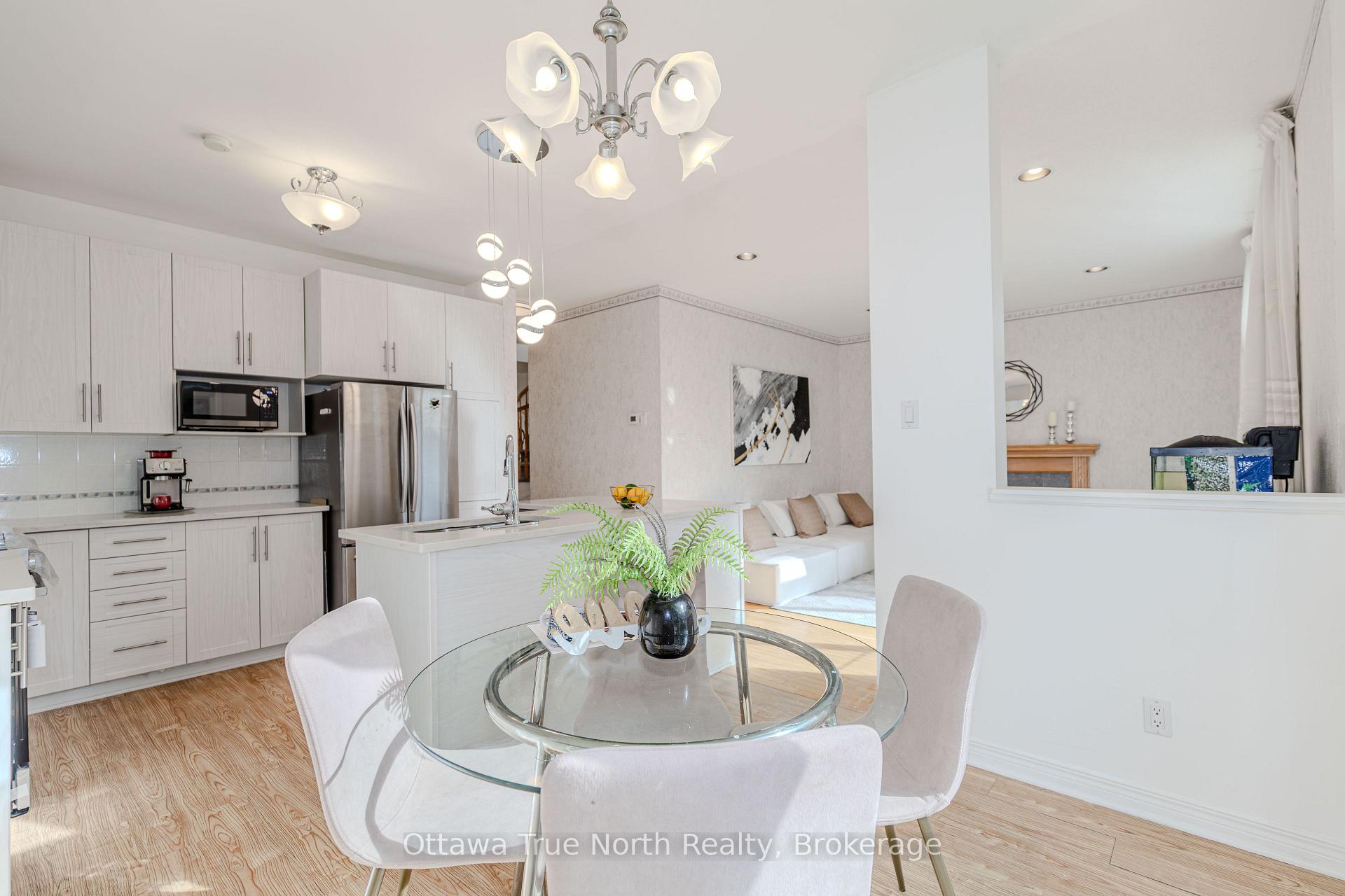 Photo 17 of 43 Evanshen Crescent, Ottawa, Kanata - Kanata Lakes/Heritage Hills — HOMEH