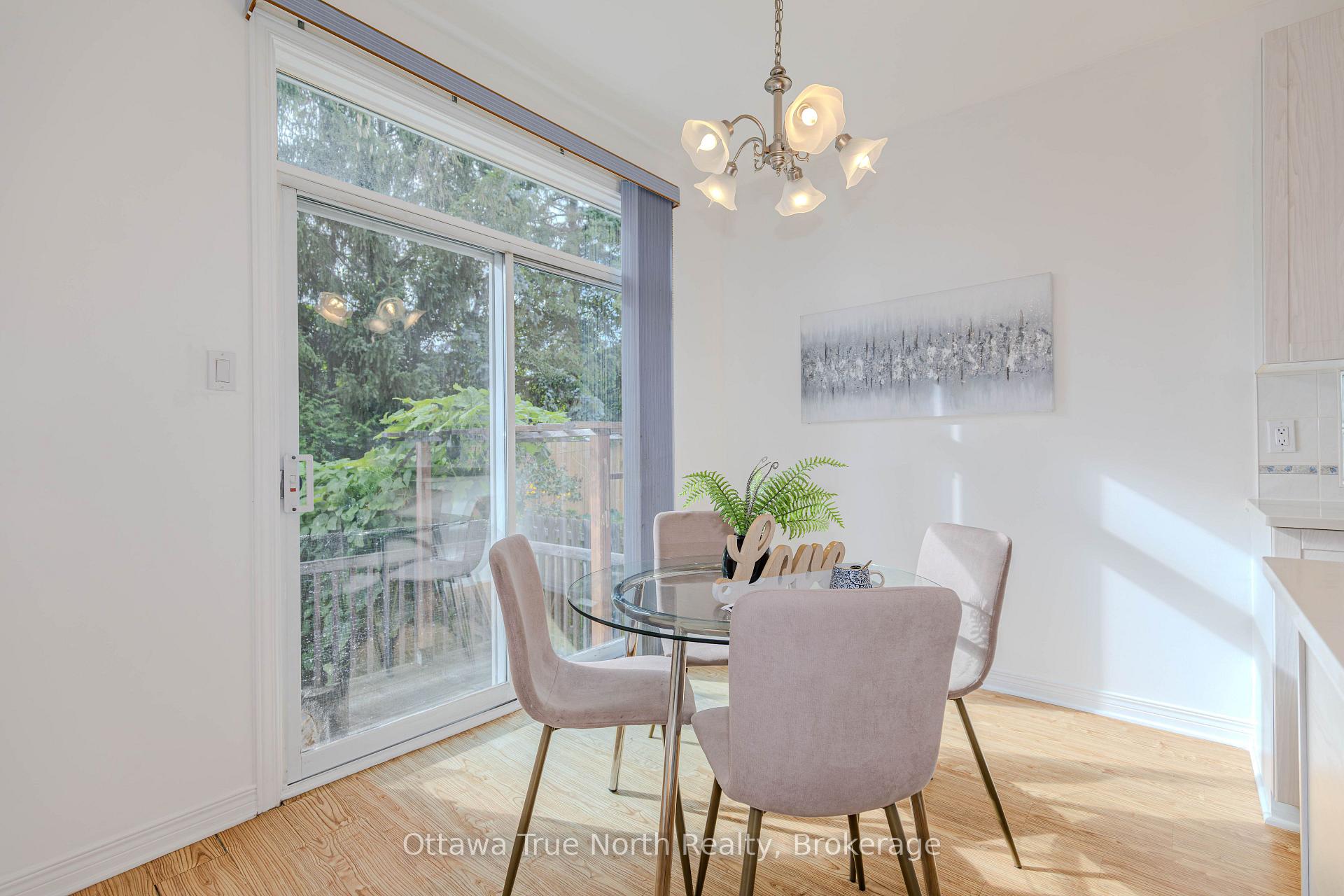 Photo 18 of 43 Evanshen Crescent, Ottawa, Kanata - Kanata Lakes/Heritage Hills — HOMEH