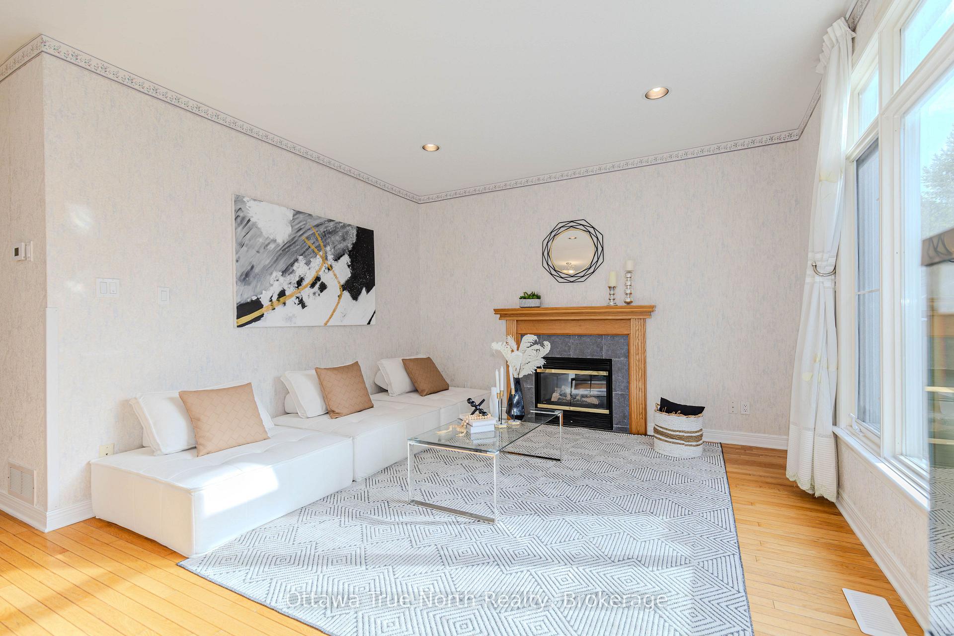 Photo 20 of 43 Evanshen Crescent, Ottawa, Kanata - Kanata Lakes/Heritage Hills — HOMEH