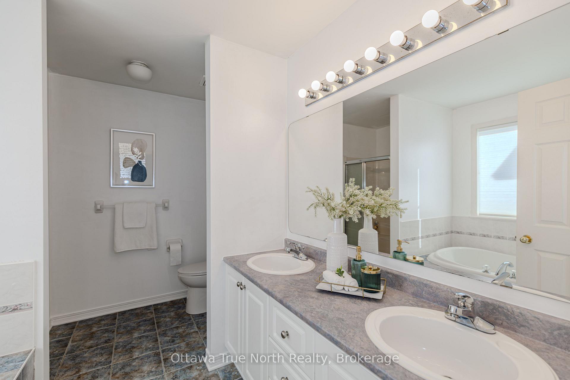 Photo 26 of 43 Evanshen Crescent, Ottawa, Kanata - Kanata Lakes/Heritage Hills — HOMEH
