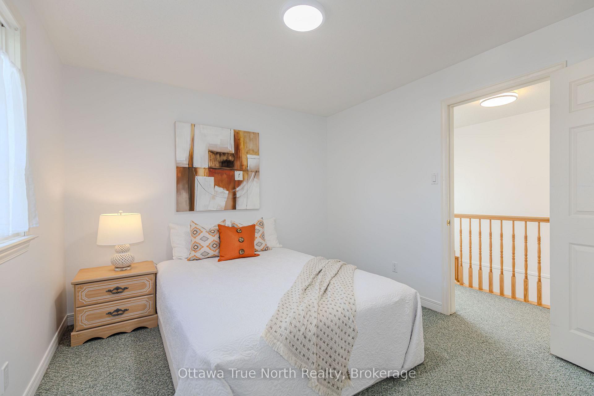 Photo 29 of 43 Evanshen Crescent, Ottawa, Kanata - Kanata Lakes/Heritage Hills — HOMEH