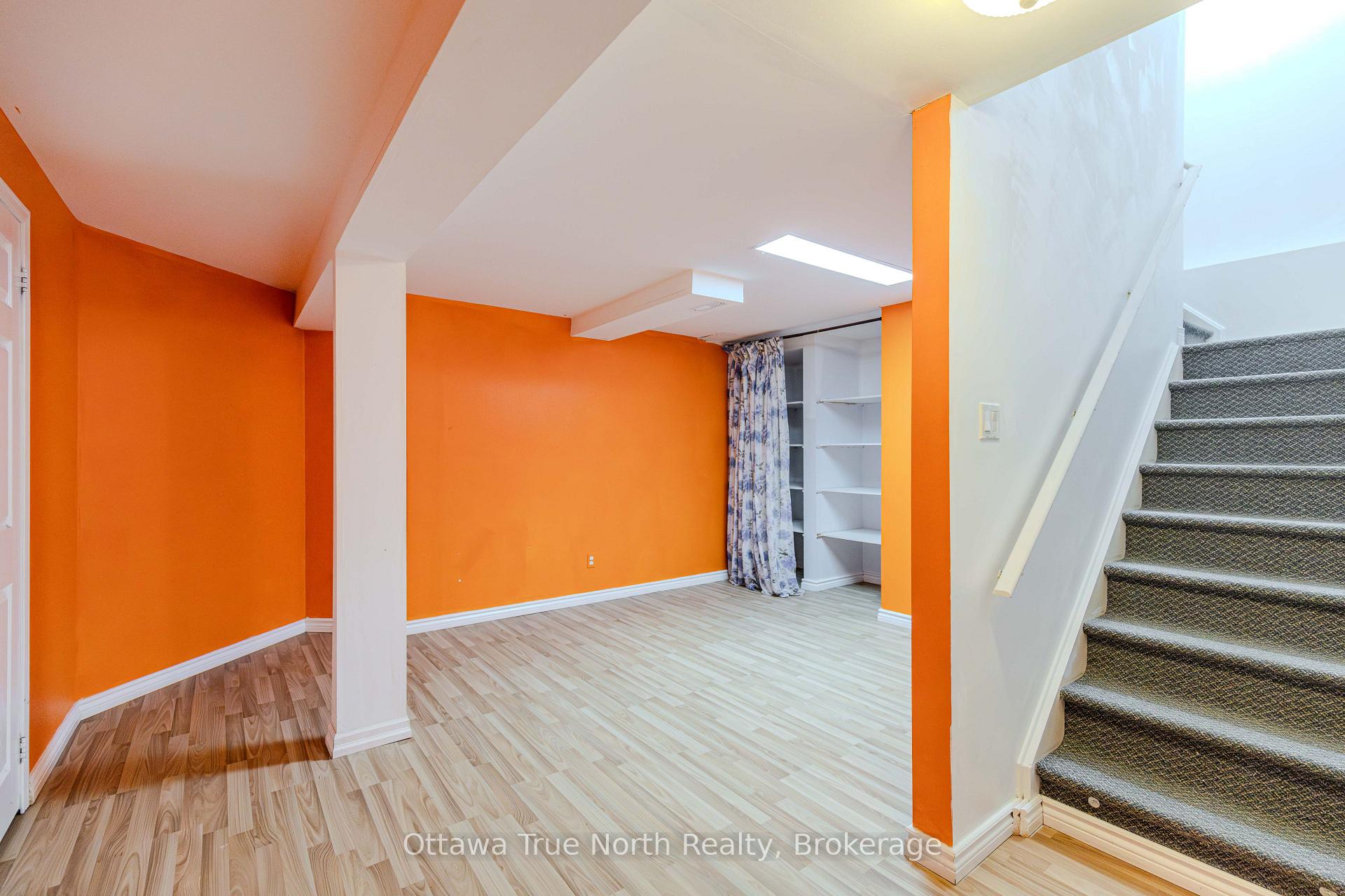 Photo 33 of 43 Evanshen Crescent, Ottawa, Kanata - Kanata Lakes/Heritage Hills — HOMEH