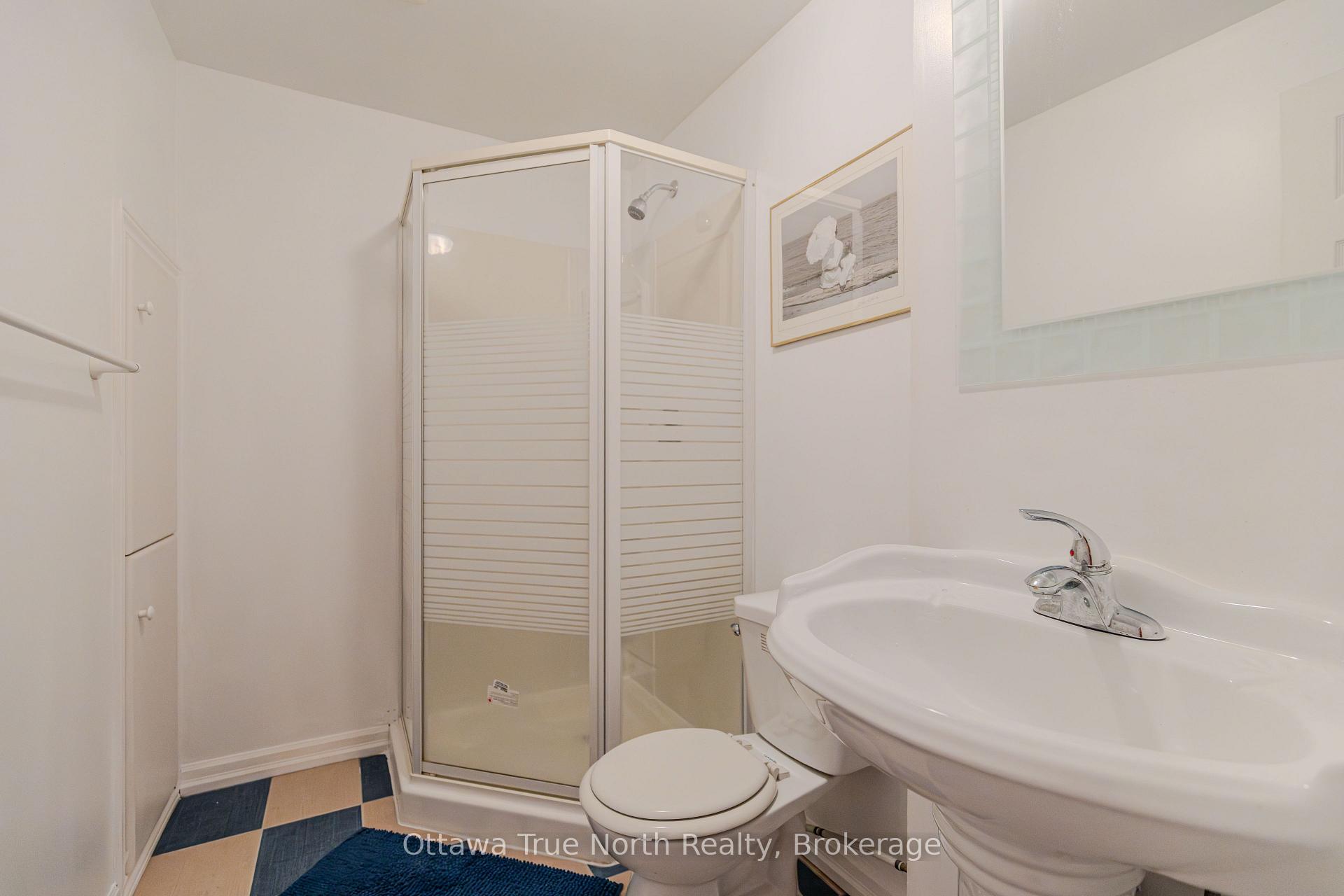 Photo 35 of 43 Evanshen Crescent, Ottawa, Kanata - Kanata Lakes/Heritage Hills — HOMEH