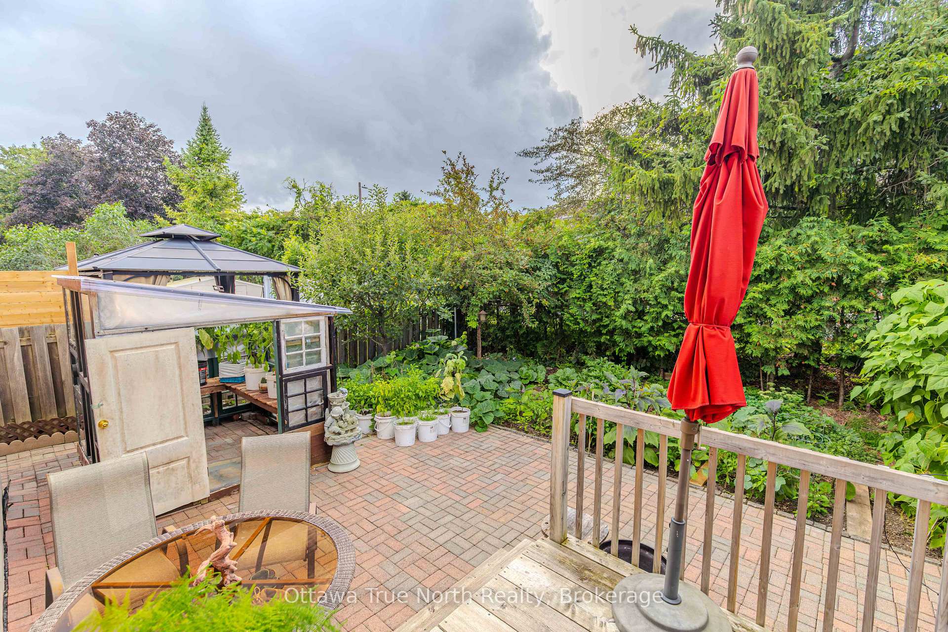 Photo 36 of 43 Evanshen Crescent, Ottawa, Kanata - Kanata Lakes/Heritage Hills — HOMEH