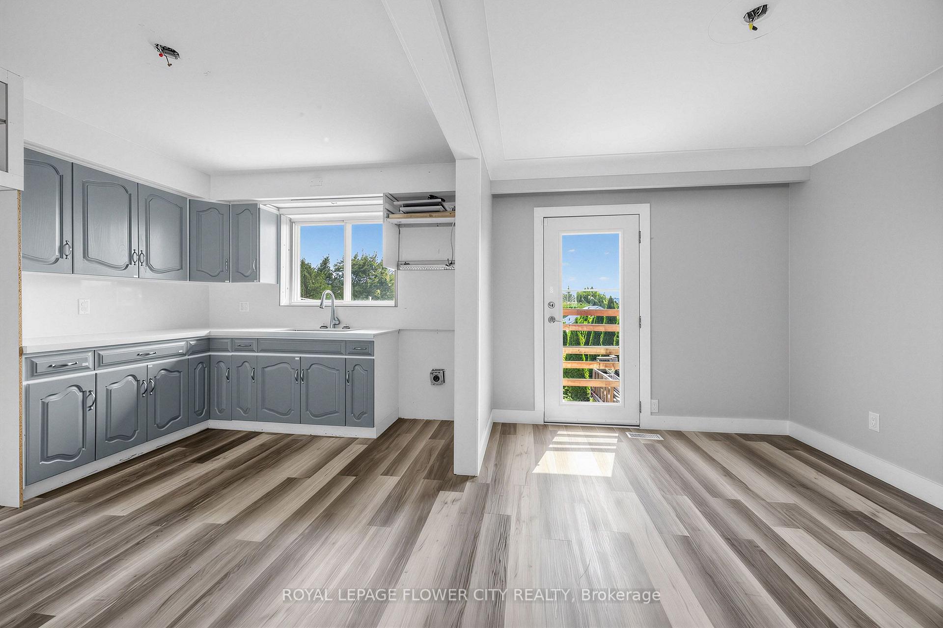 Photo 12 of 79 Kimberly Drive, Hamilton, Rosedale — HOMEH