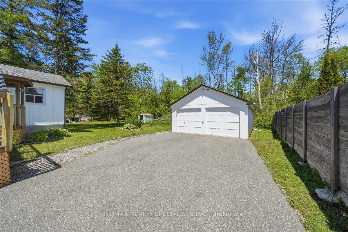 Photo 3 of 644 Rose Lane, Innisfil, Alcona — HOMEH