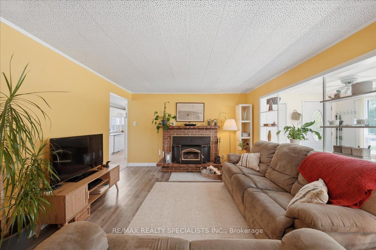 Photo 16 of 644 Rose Lane, Innisfil, Alcona — HOMEH