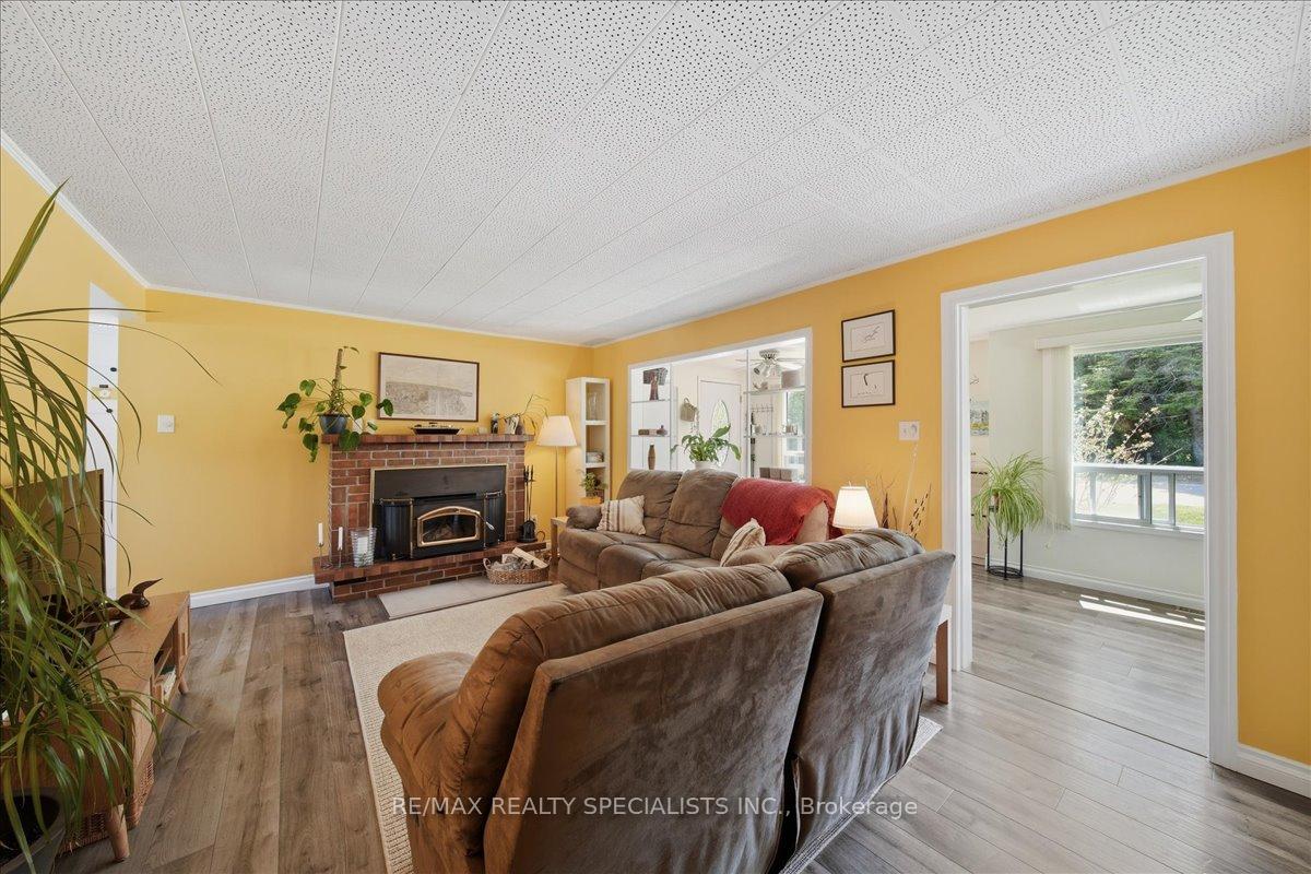 Photo 17 of 644 Rose Lane, Innisfil, Alcona — HOMEH