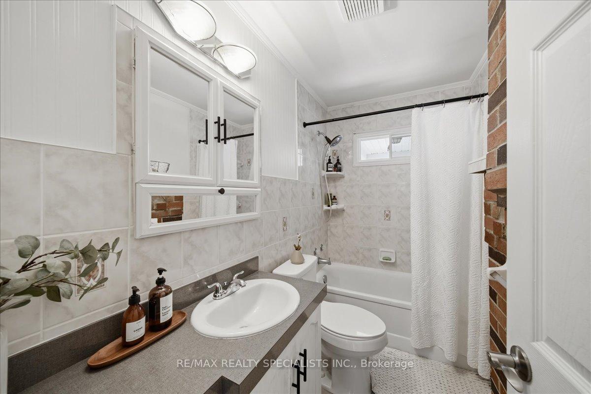 Photo 26 of 644 Rose Lane, Innisfil, Alcona — HOMEH