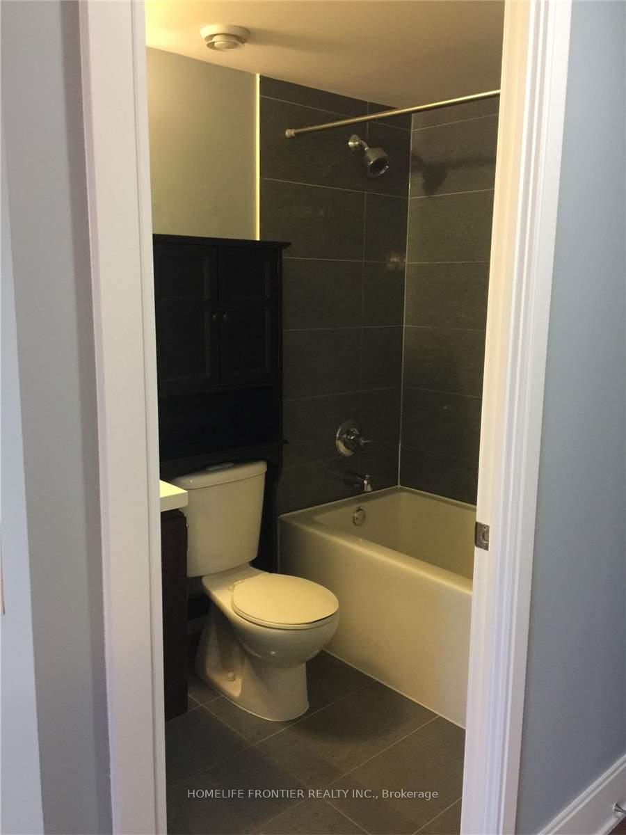 Photo 10 of Unit 412, 70 Roehampton Avenue, Toronto, Mount Pleasant West — HOMEH