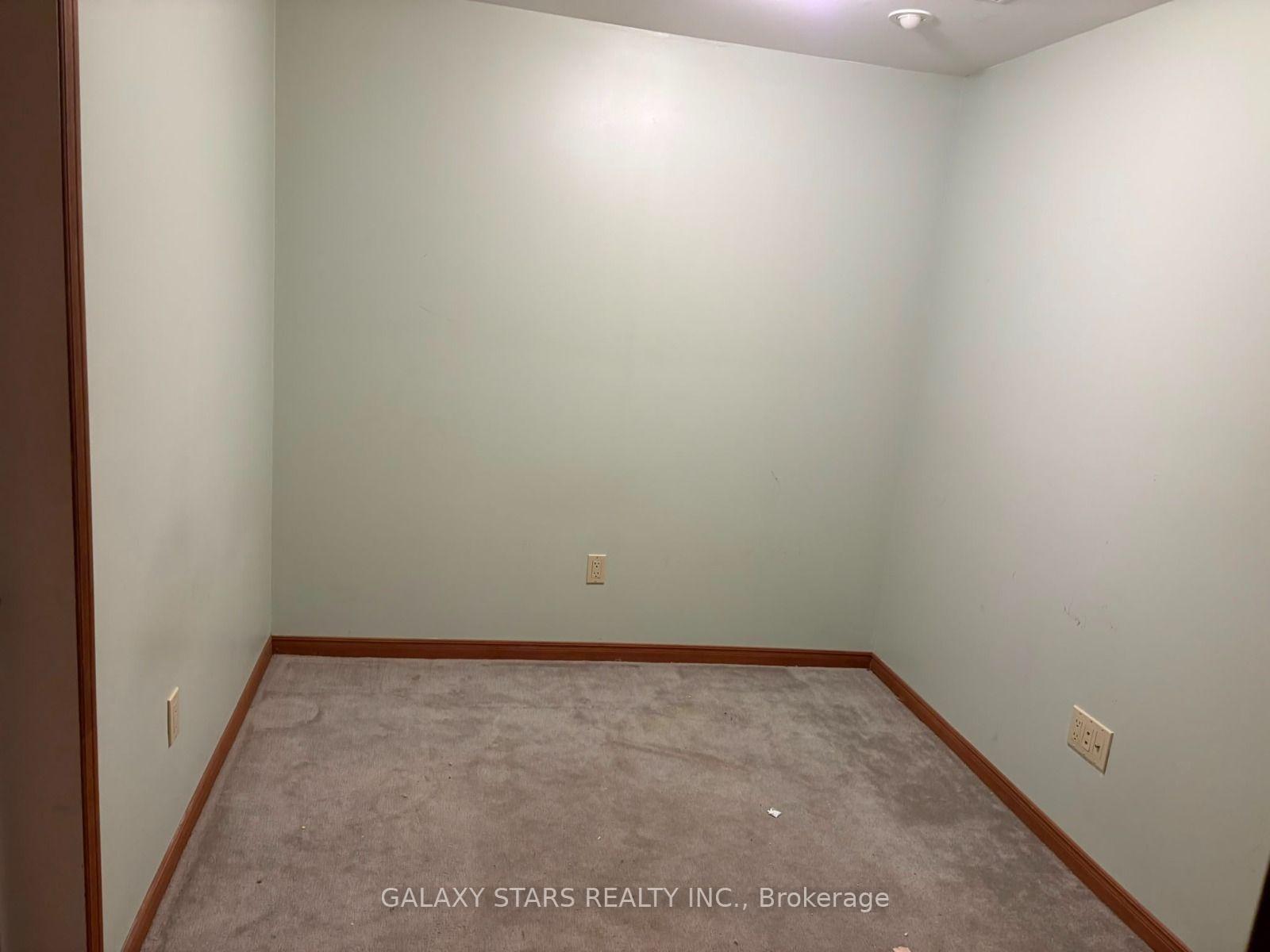 Photo 31 of 11 Woodlot Crescent, Etobicoke, West Humber-Clairville — HOMEH