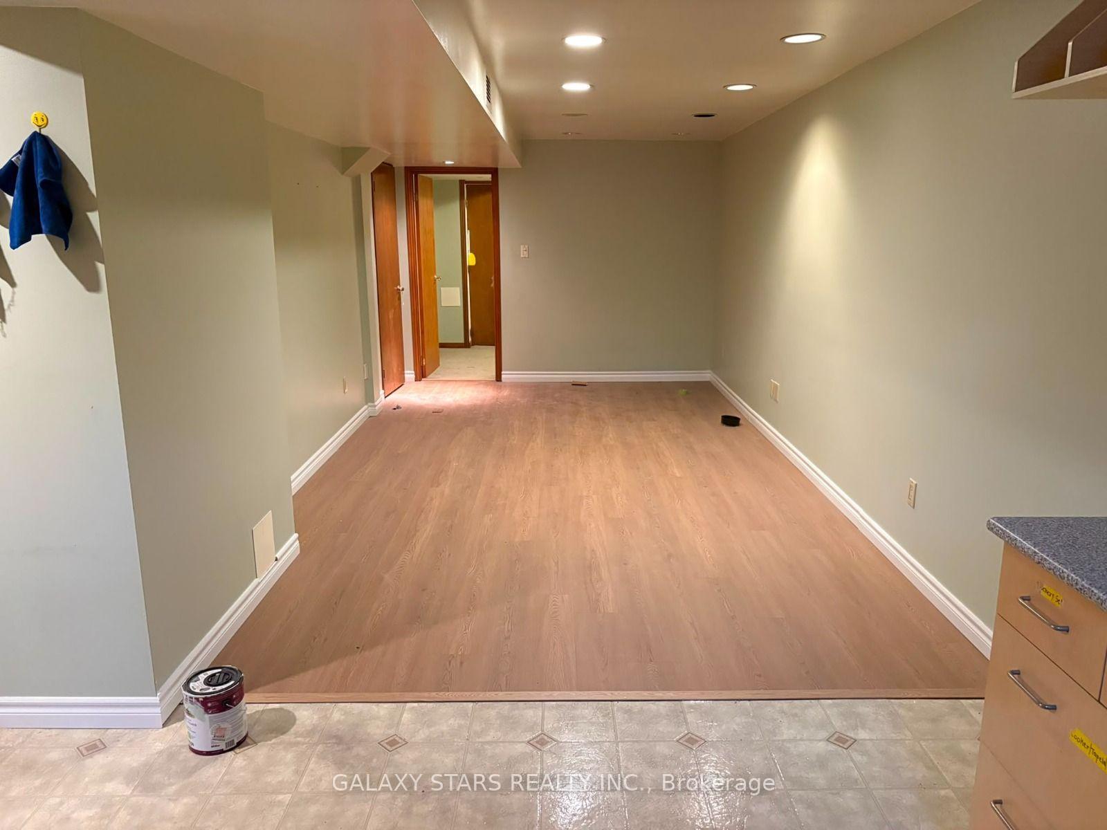 Photo 32 of 11 Woodlot Crescent, Etobicoke, West Humber-Clairville — HOMEH