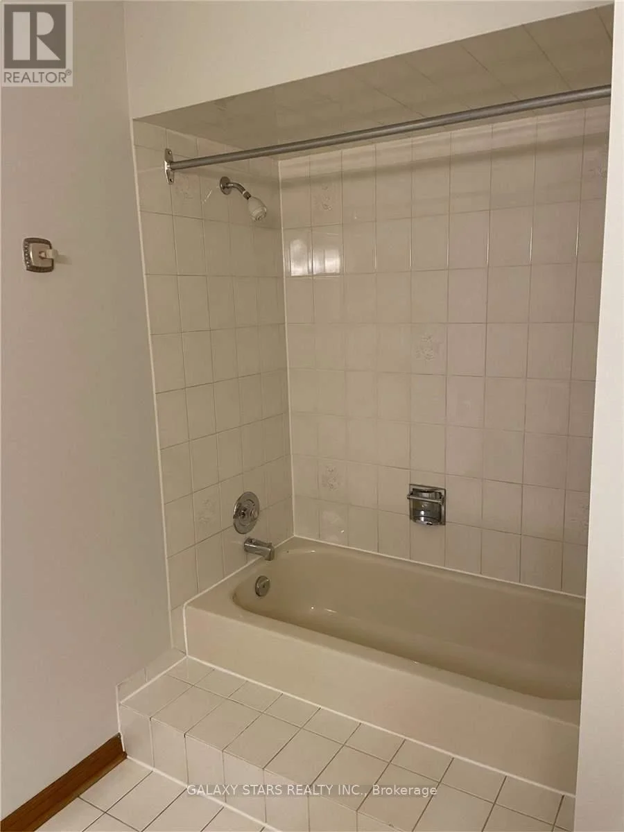 Photo 14 of 11 Woodlot Crescent, Etobicoke, West Humber-Clairville — HOMEH