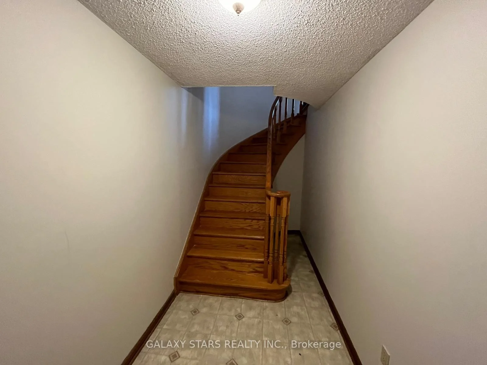 Photo 20 of 11 Woodlot Crescent, Etobicoke, West Humber-Clairville — HOMEH
