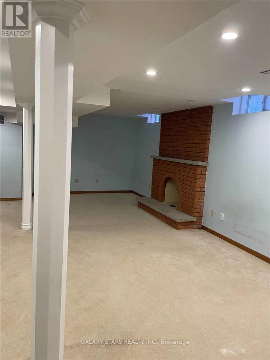 Photo 21 of 11 Woodlot Crescent, Etobicoke, West Humber-Clairville — HOMEH