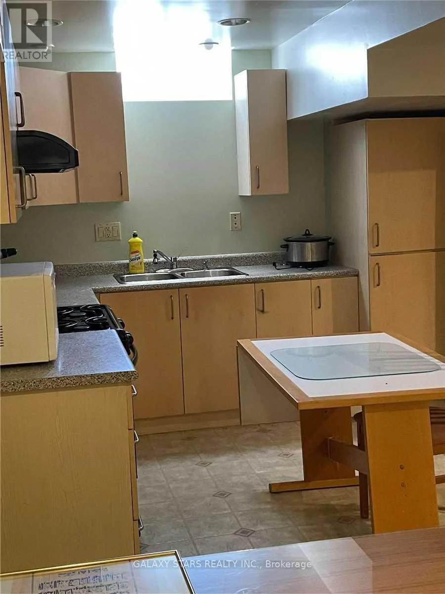 Photo 23 of 11 Woodlot Crescent, Etobicoke, West Humber-Clairville — HOMEH