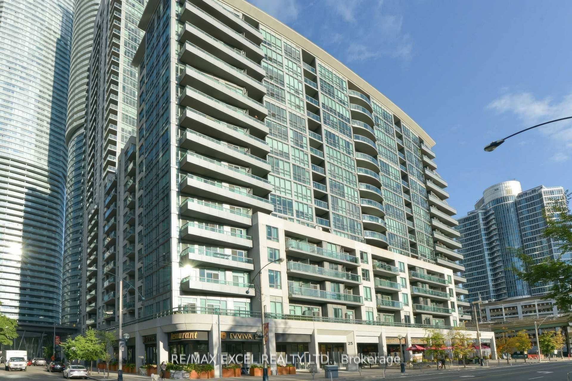 Photo 2 of Unit 815, 25 Lower Simcoe Street, Toronto, Waterfront Communities — HOMEH
